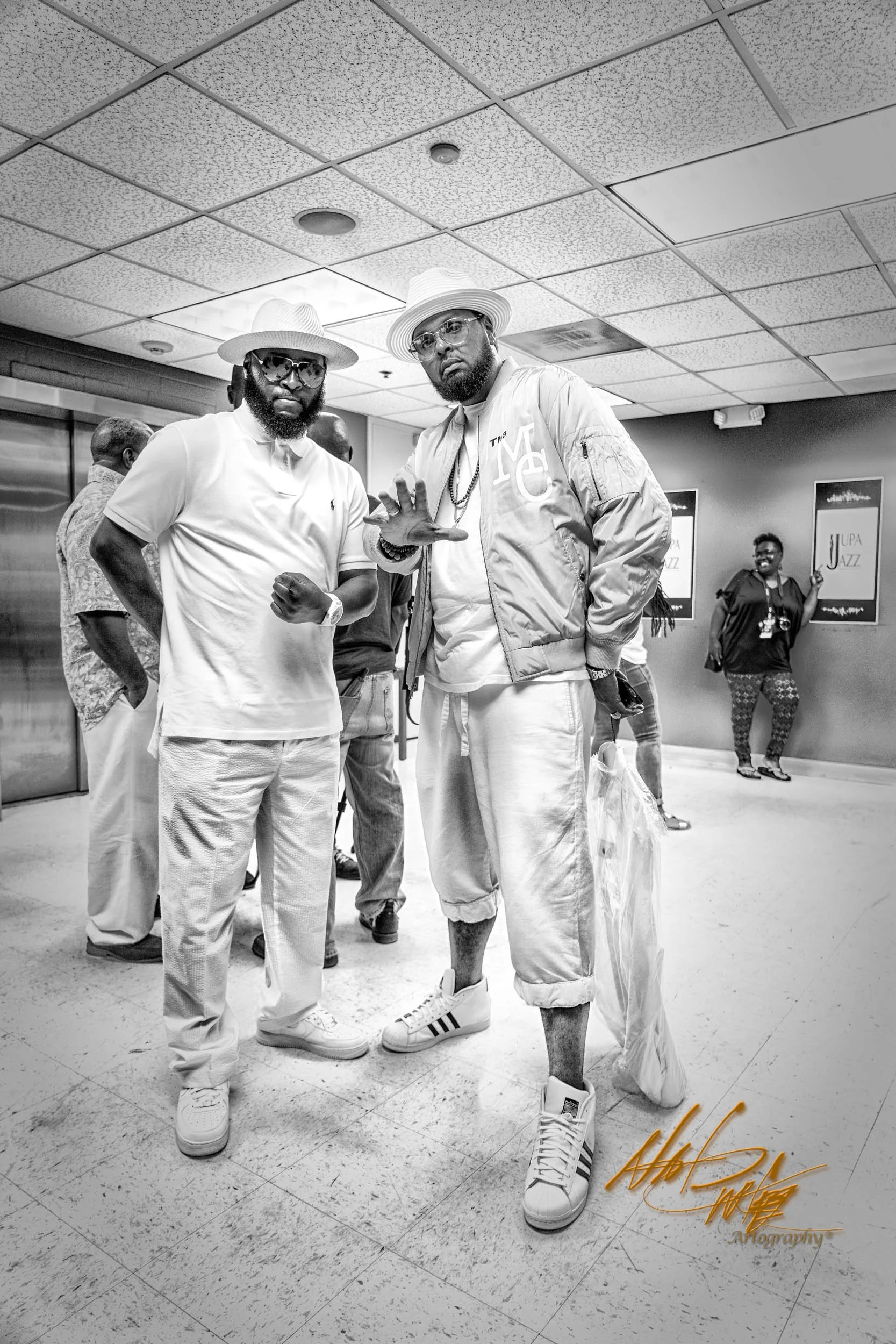 Jane Eugene & LOOSE ENDS captured by Nat Carter for Nat Carter Artography. Copyright © Nat Carter Nat Carter Artography 2022 All Rights Reserved.