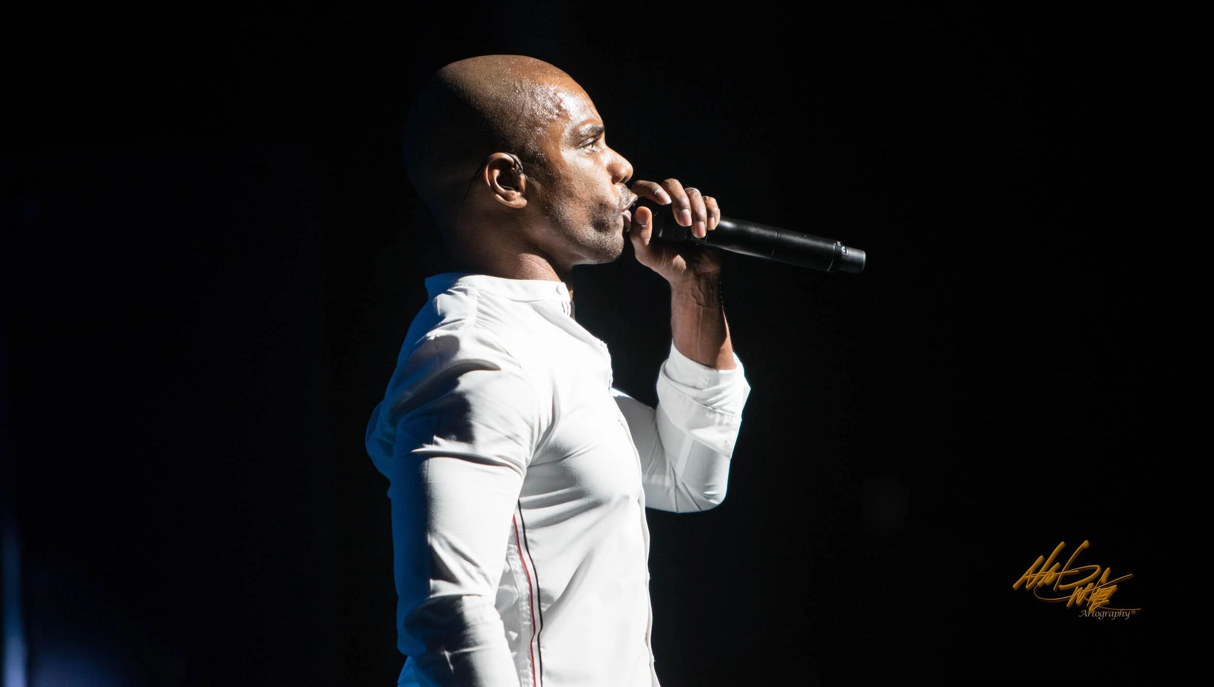 Concert photography featuring KIRK FRANKLIN captured by Nat Carter for Nat Carter Artography. Copyright © Nat Carter, Nat Carter Artography 2022 All Rights Reserved.