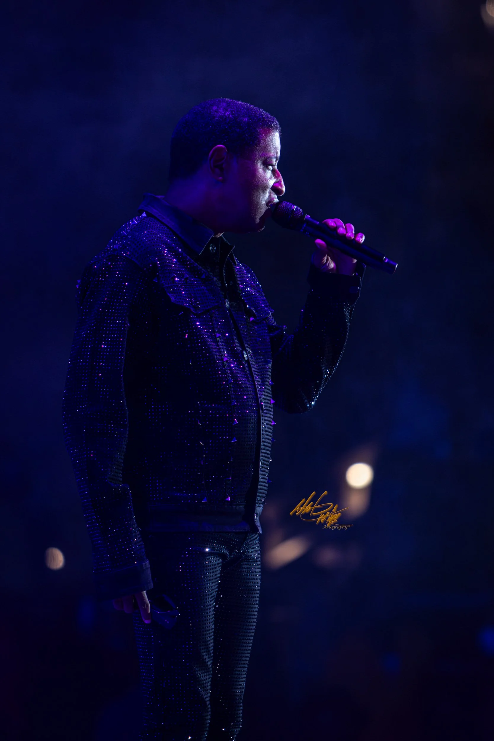 Concert photography featuring Babyface captured by Nat Carter.