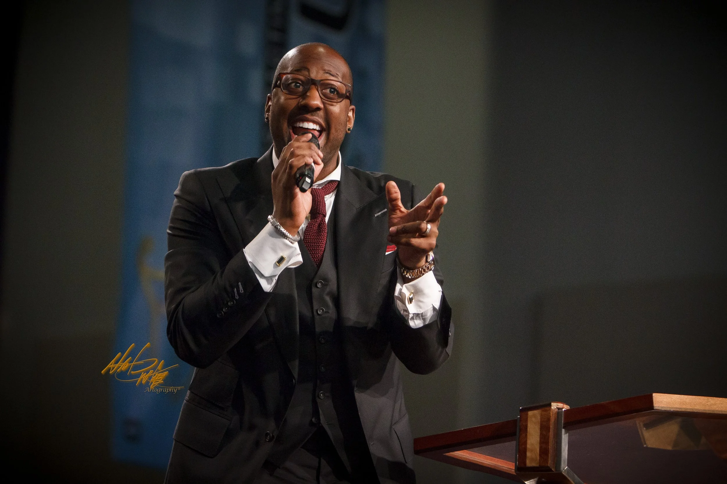 Concert Photography featuring Issac Carri.