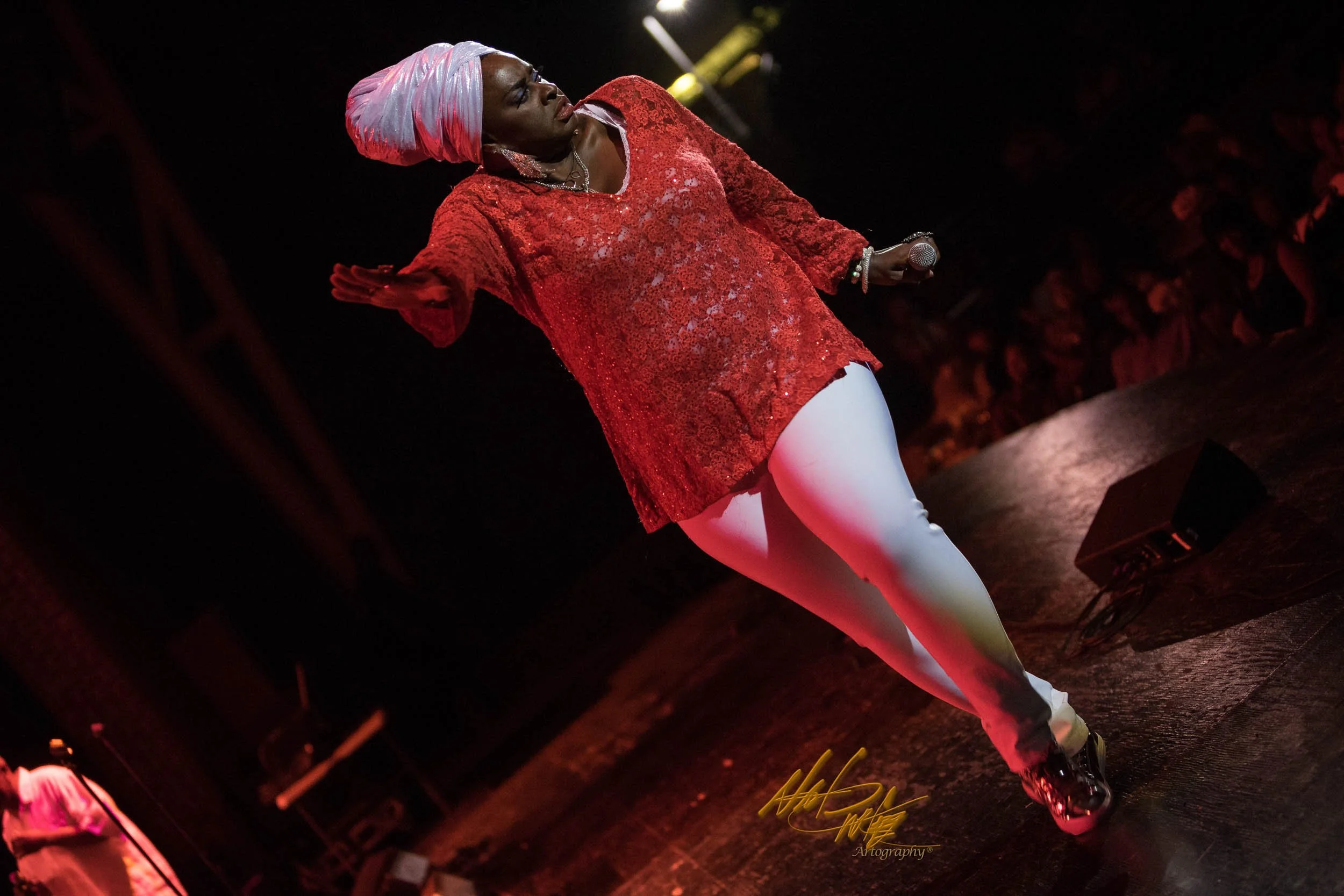 Jane Eugene & LOOSE ENDS captured by Nat Carter for Nat Carter Artography. Copyright © Nat Carter Nat Carter Artography 2022 All Rights Reserved.