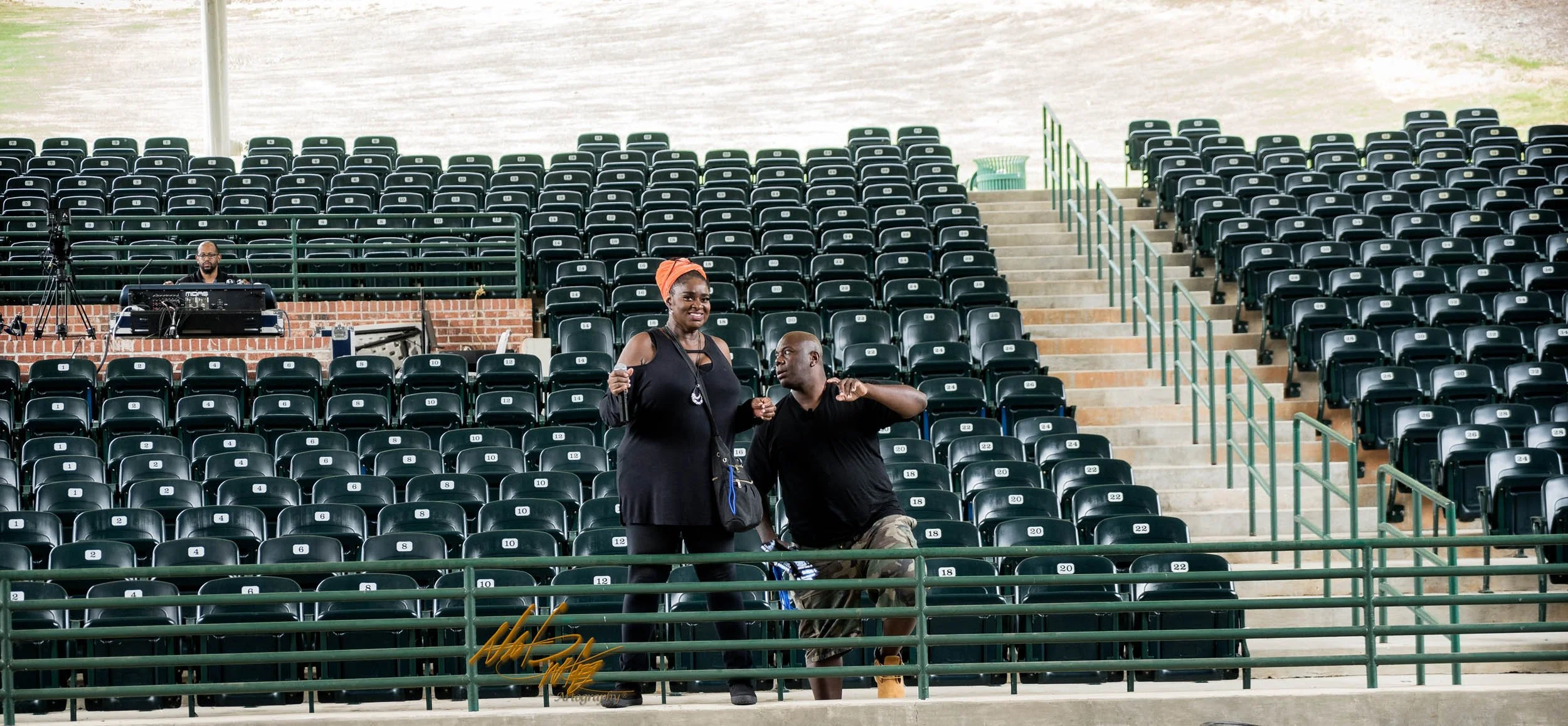 Jane Eugene & LOOSE ENDS captured by Nat Carter for Nat Carter Artography. Copyright © Nat Carter Nat Carter Artography 2022 All Rights Reserved.