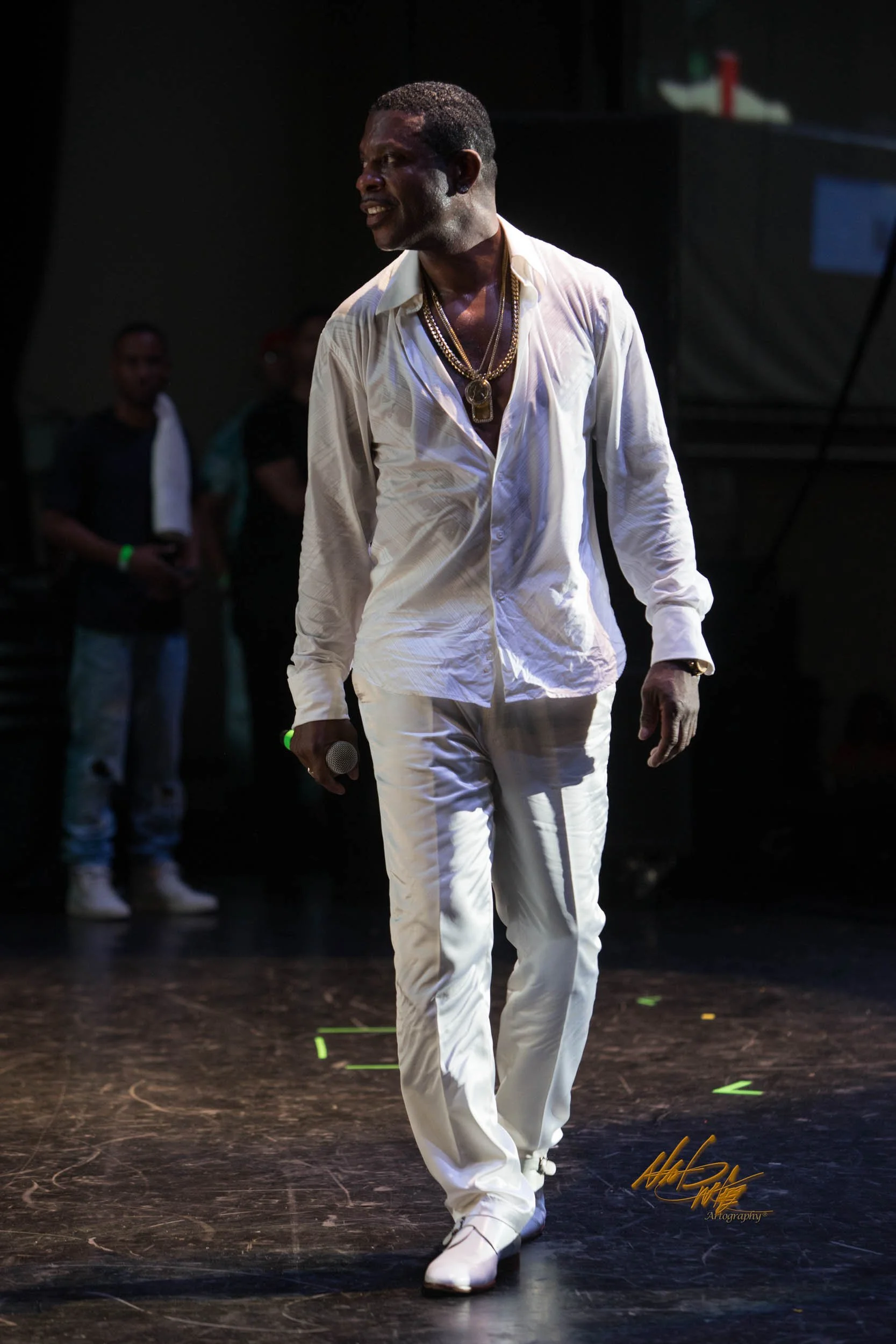 Concert photography featuring KEITH SWEAT captured by Nat Carter for Nat Carter Artography. Copyright © Nat Carter, Nat Carter Artography 2022 All Rights Reserved.