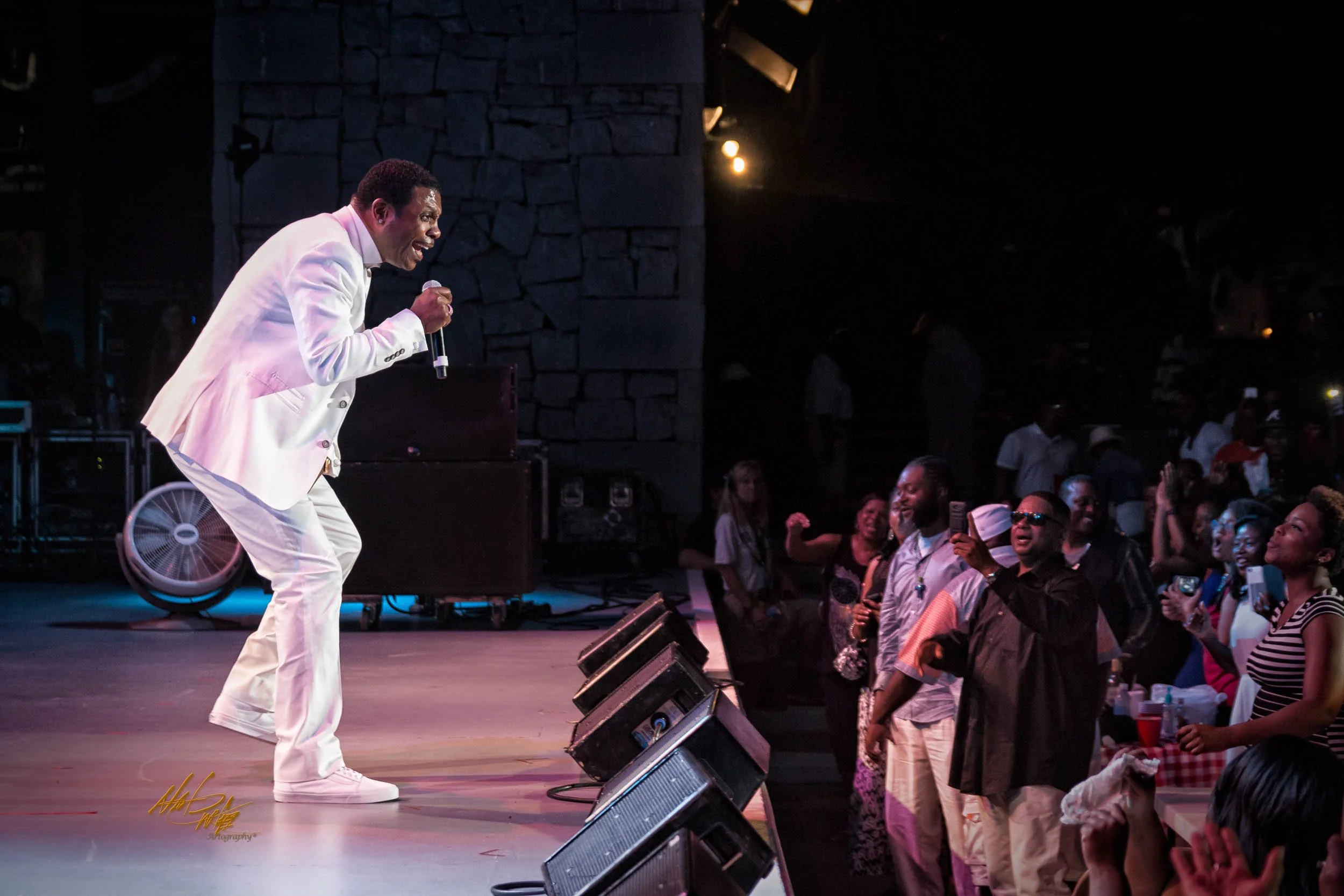Concert photography featuring KEITH SWEAT captured by Nat Carter for Nat Carter Artography. Copyright © Nat Carter, Nat Carter Artography 2022 All Rights Reserved.