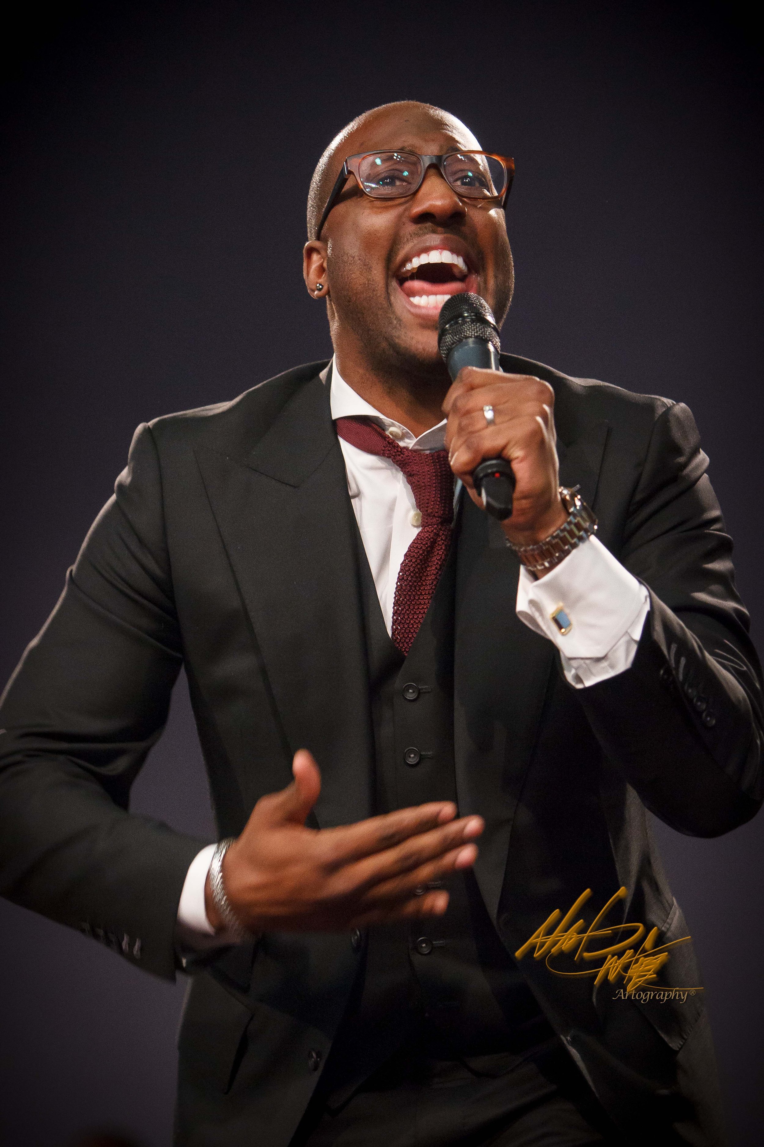 Concert Photography featuring Issac Carri.