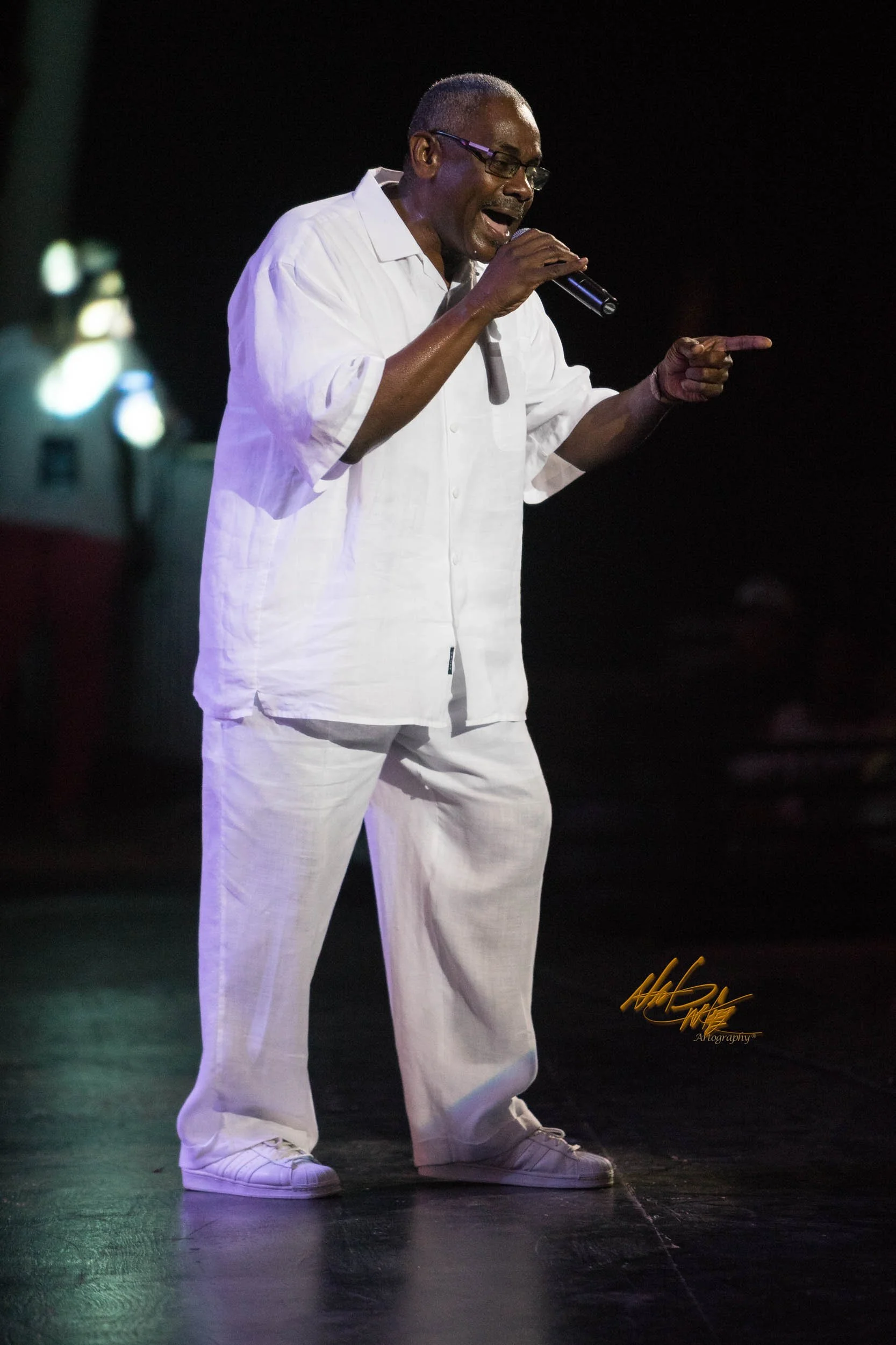 Jane Eugene & LOOSE ENDS captured by Nat Carter for Nat Carter Artography. Copyright © Nat Carter Nat Carter Artography 2022 All Rights Reserved.