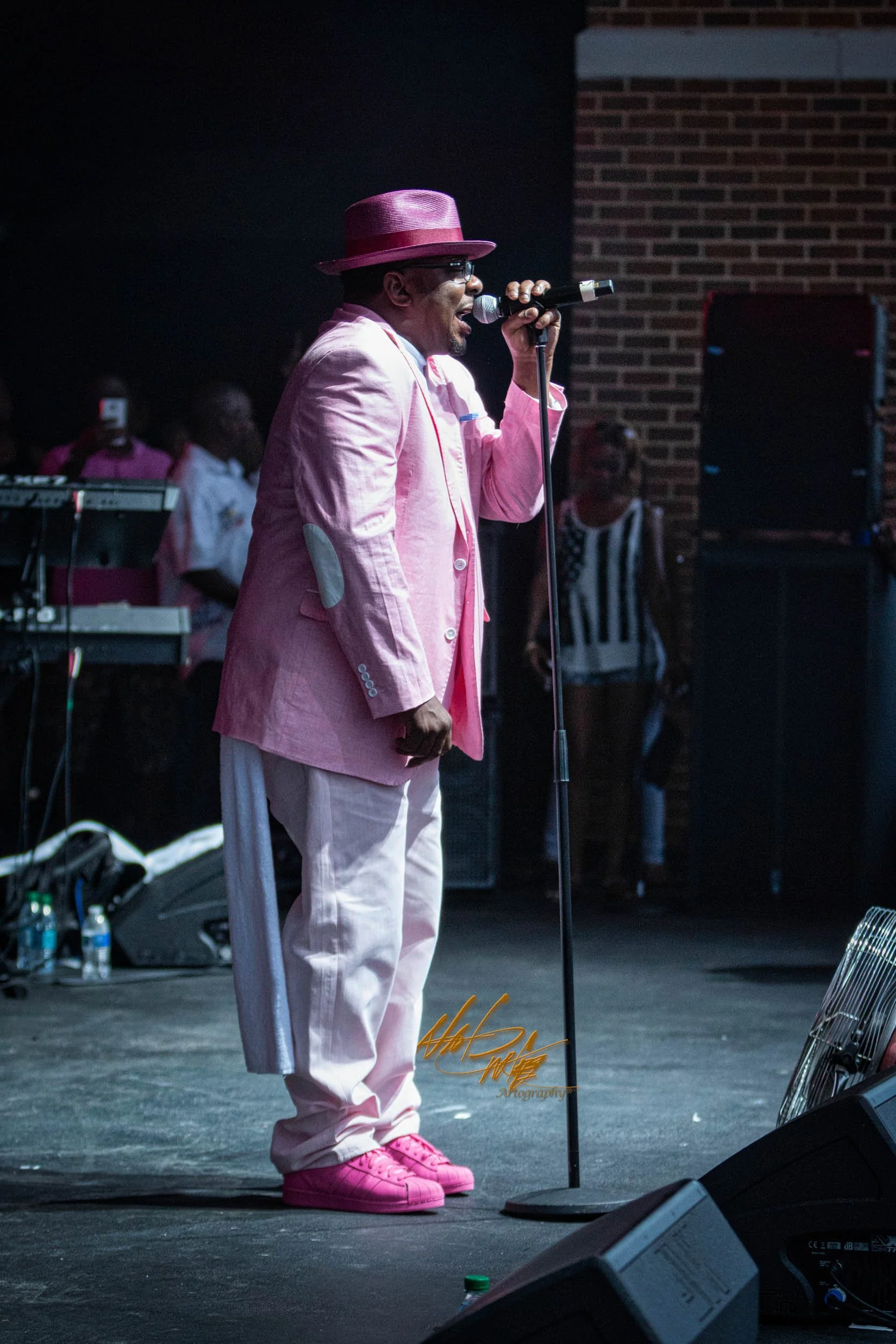 Concert photography featuring MINT BOBBY BROWN captured by Nat Carter for Nat Carter Artography. Copyright © Nat Carter, Nat Carter Artography 2022 All Rights Reserved.