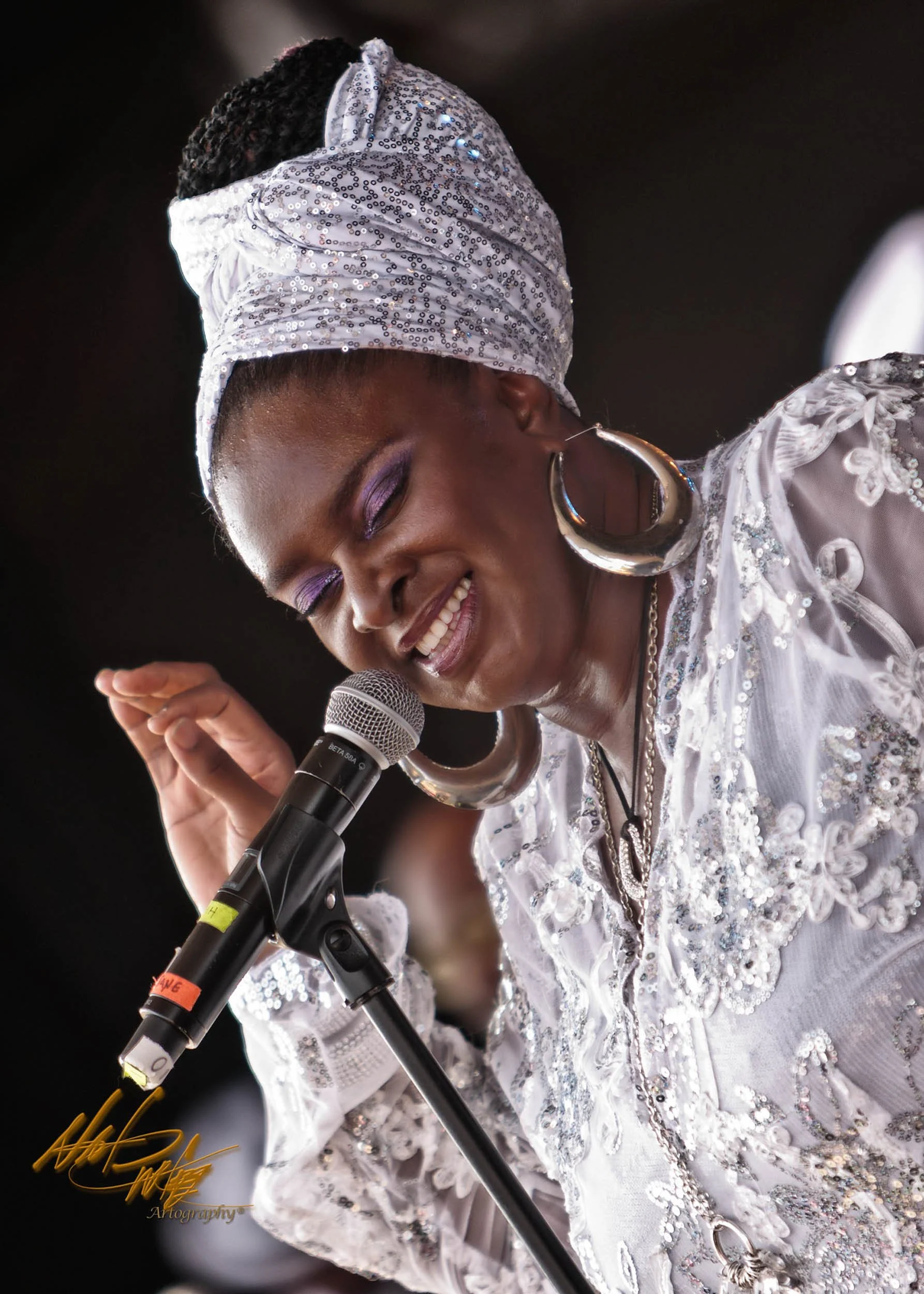 Jane Eugene & LOOSE ENDS captured by Nat Carter for Nat Carter Artography. Copyright © Nat Carter Nat Carter Artography 2022 All Rights Reserved.