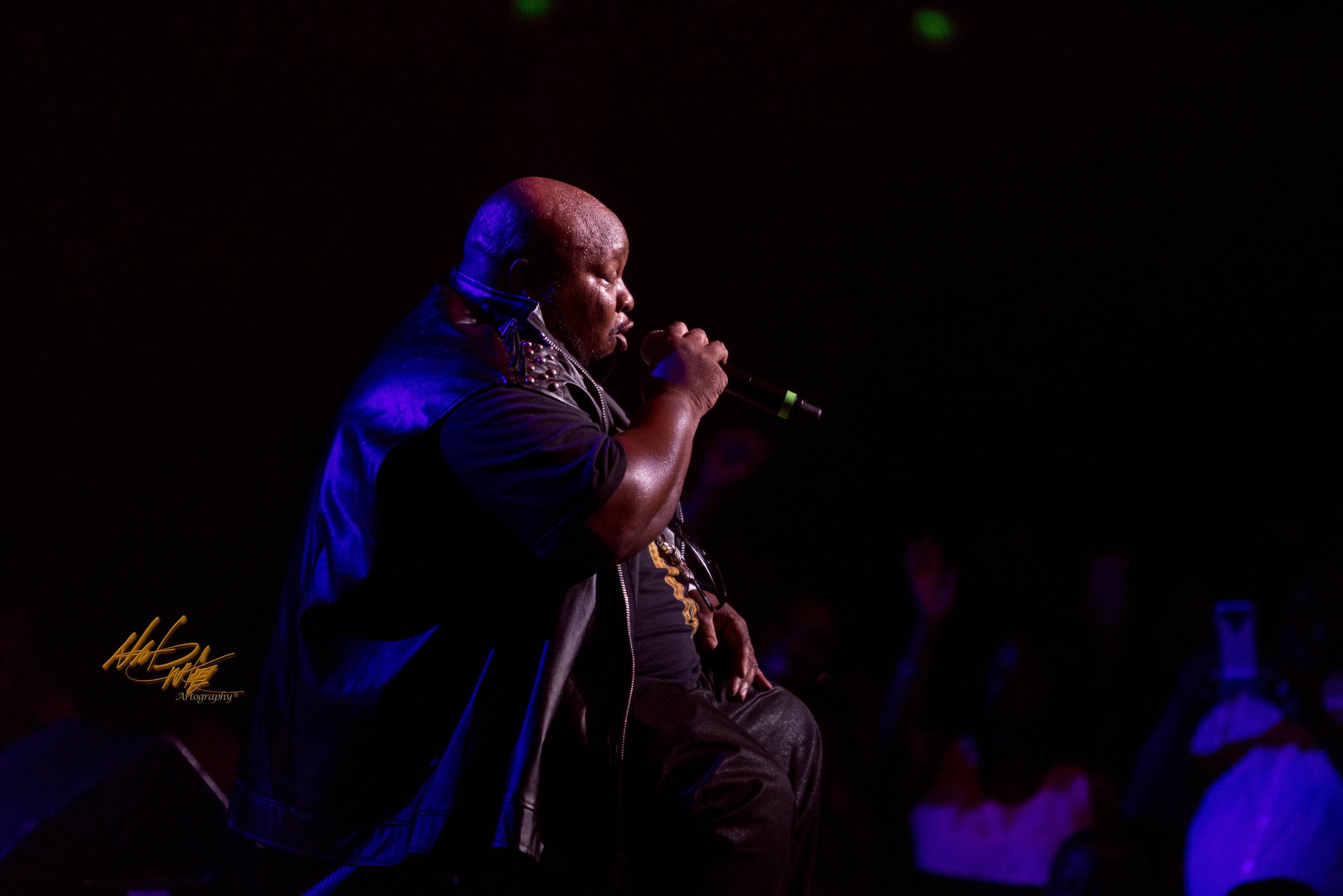 Concert photography featuring DRU HILL captured by Nat Carter for Nat Carter Artography. Copyright © Nat Carter Nat Carter Artography 2022 All Rights Reserved.