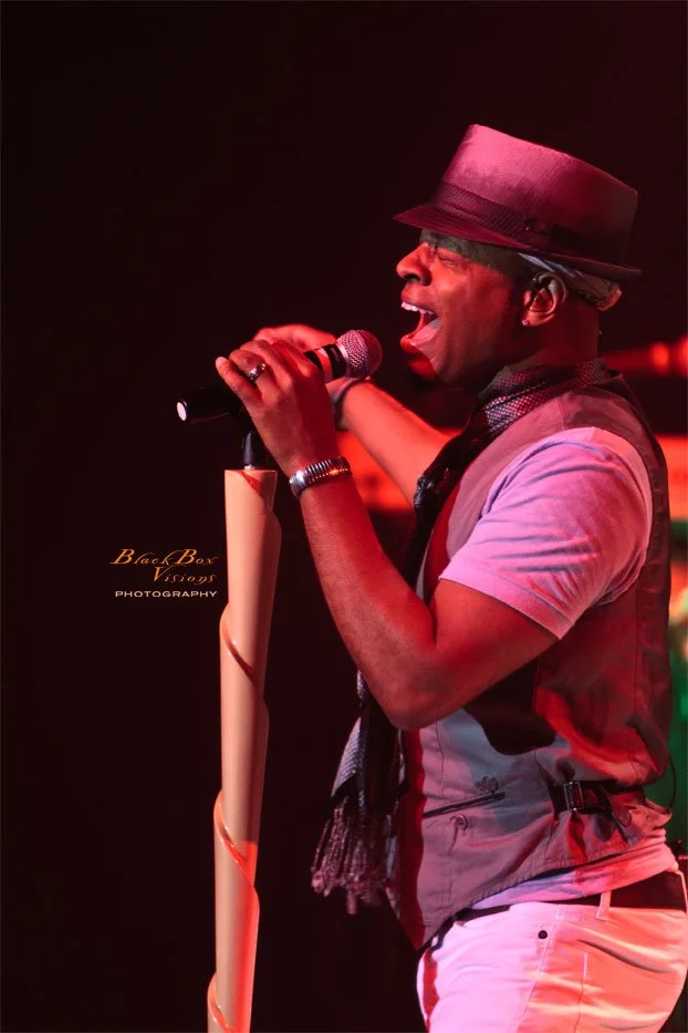 Concert photography featuring MINT CONDITION captured by Nat Carter for Nat Carter Artography. Copyright © Nat Carter, Nat Carter Artography 2022 All Rights Reserved.