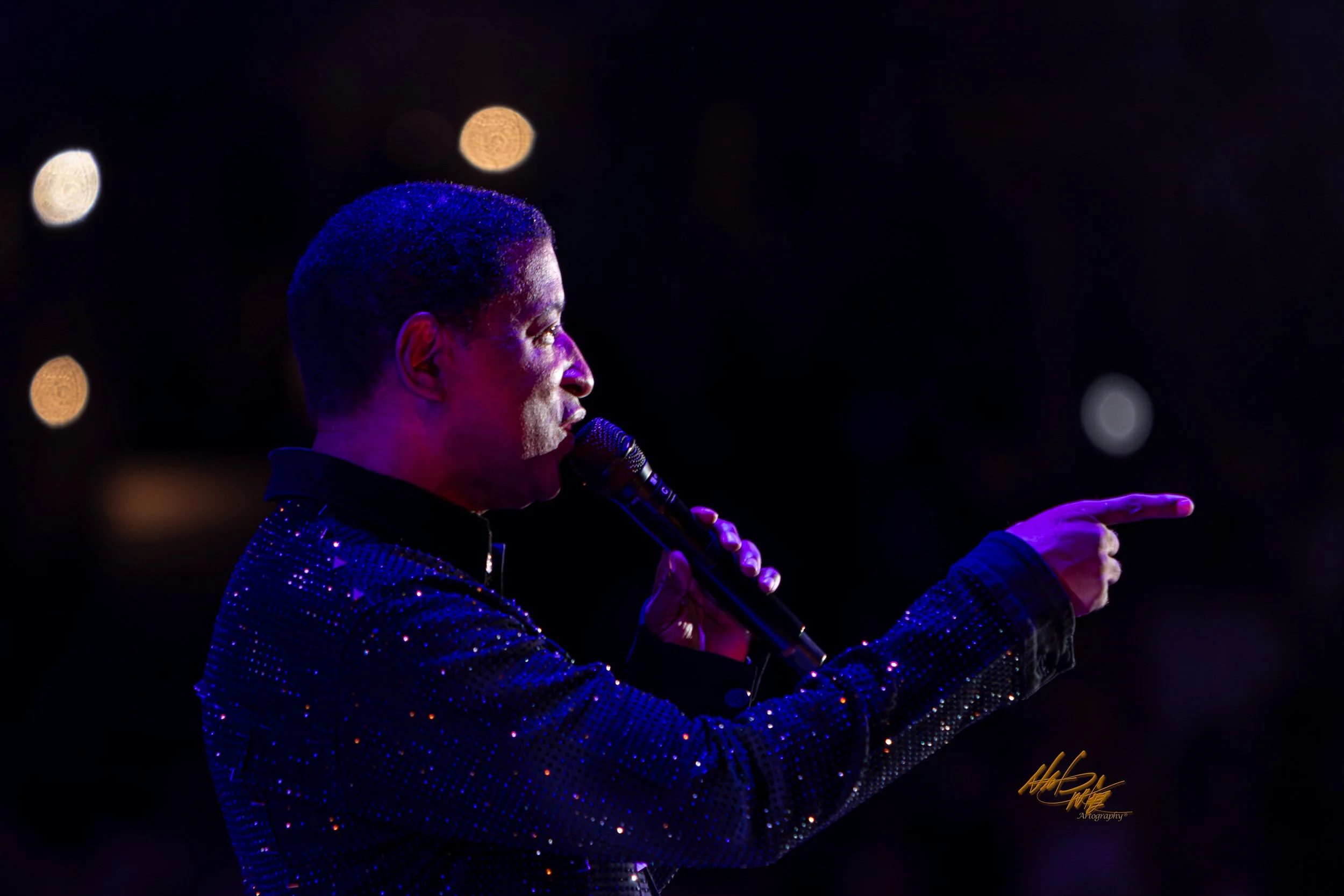 Concert photography featuring Babyface captured by Nat Carter.