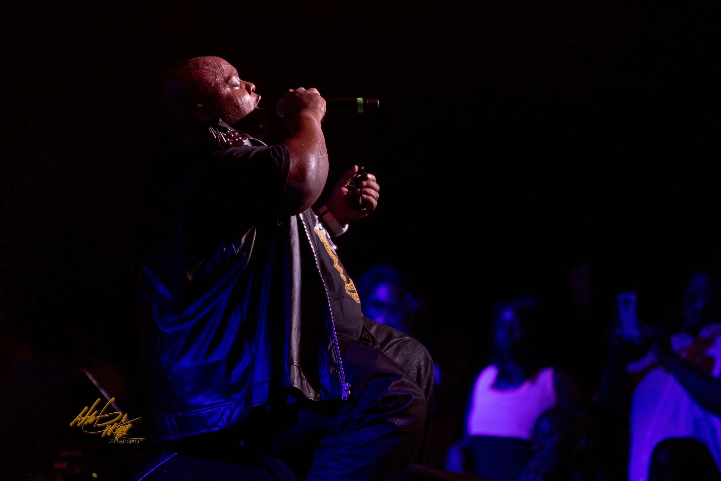 Concert photography featuring DRU HILL captured by Nat Carter for Nat Carter Artography. Copyright © Nat Carter Nat Carter Artography 2022 All Rights Reserved.