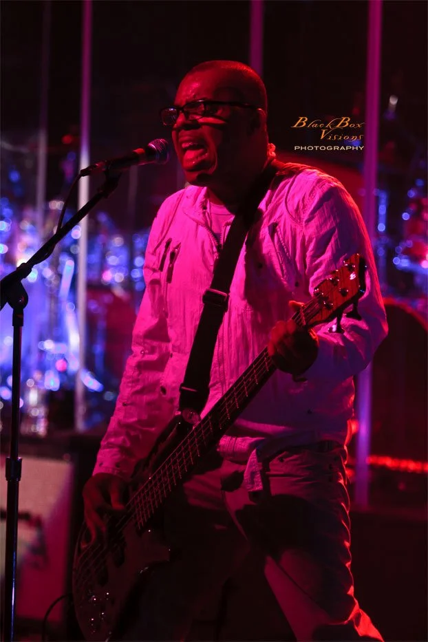 Concert photography featuring MINT CONDITION captured by Nat Carter for Nat Carter Artography. Copyright © Nat Carter, Nat Carter Artography 2022 All Rights Reserved.