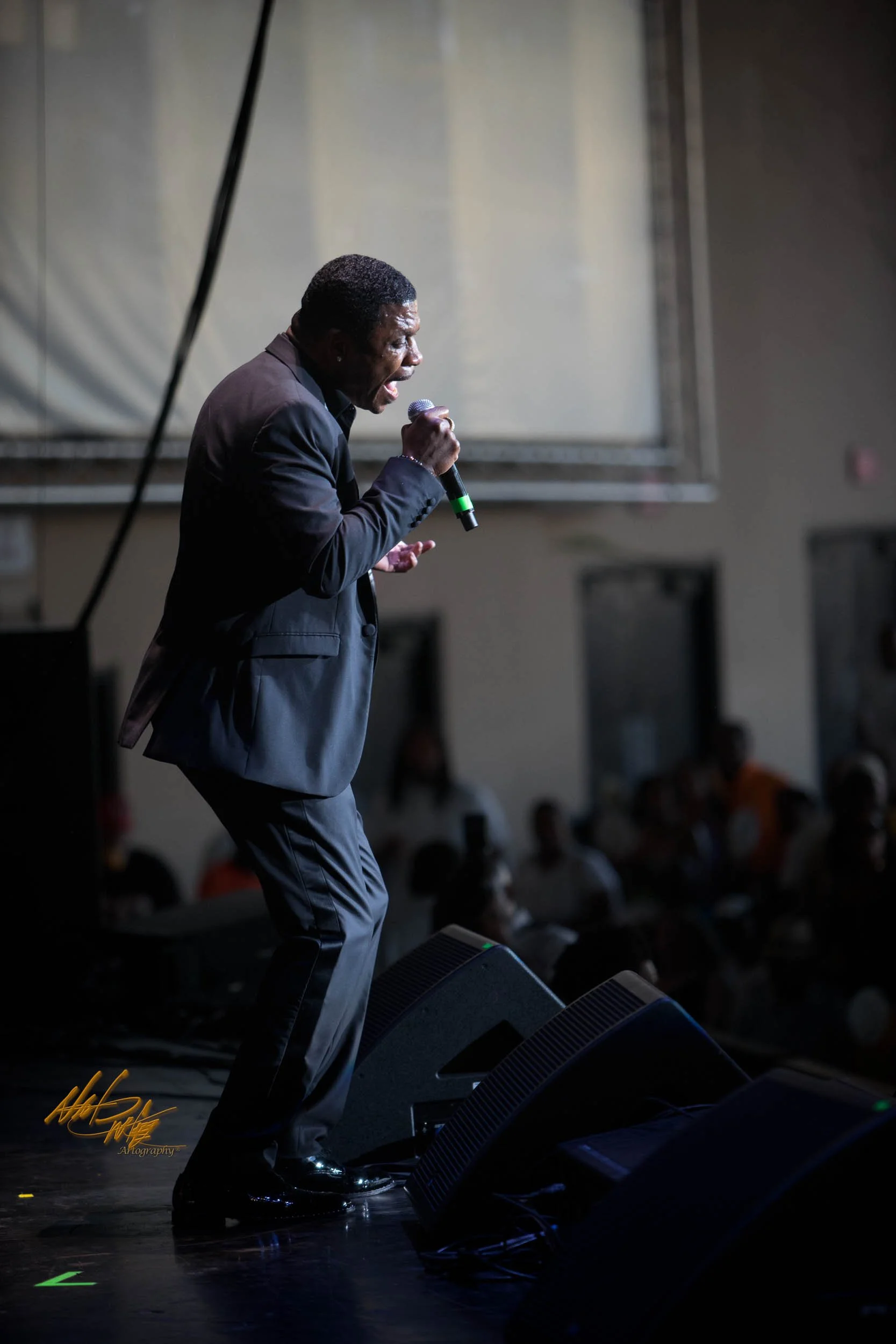 Concert photography featuring KEITH SWEAT captured by Nat Carter for Nat Carter Artography. Copyright © Nat Carter, Nat Carter Artography 2022 All Rights Reserved.
