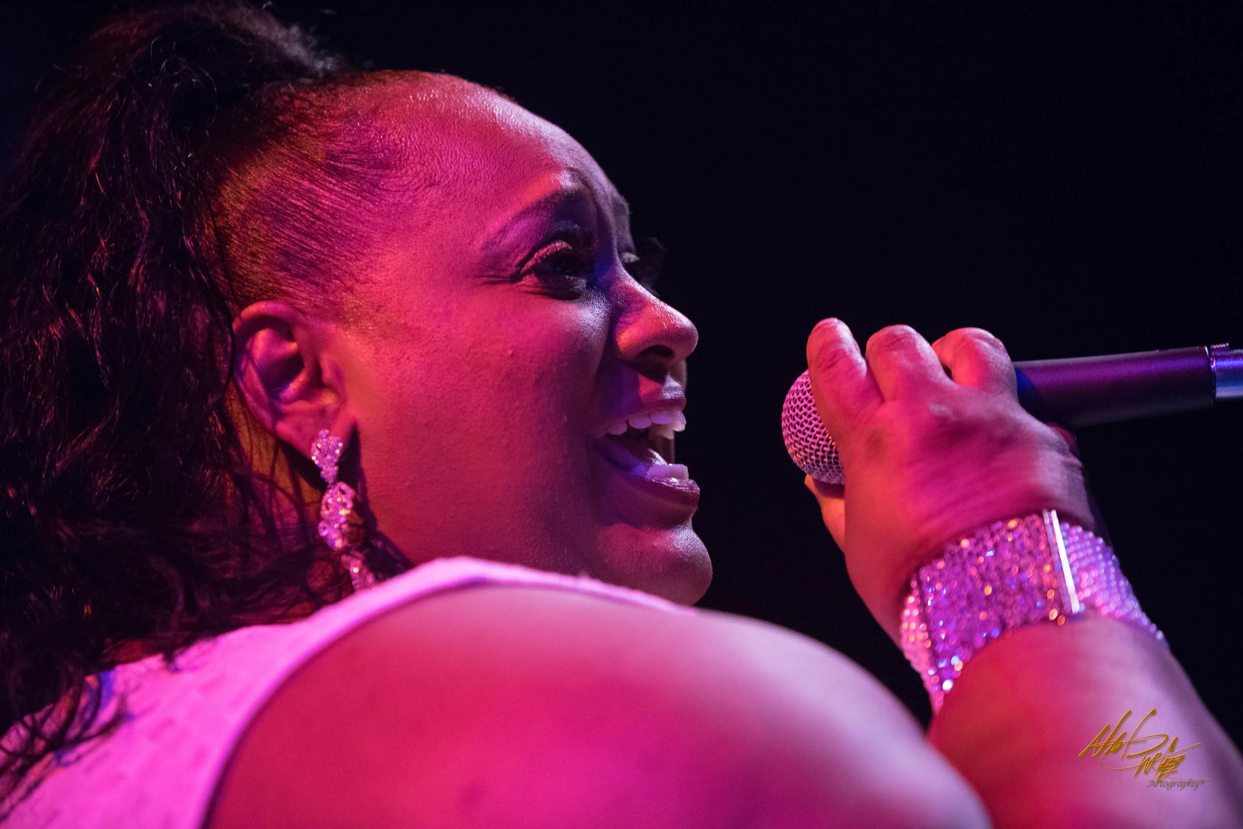 Jane Eugene & LOOSE ENDS captured by Nat Carter for Nat Carter Artography. Copyright © Nat Carter Nat Carter Artography 2022 All Rights Reserved.