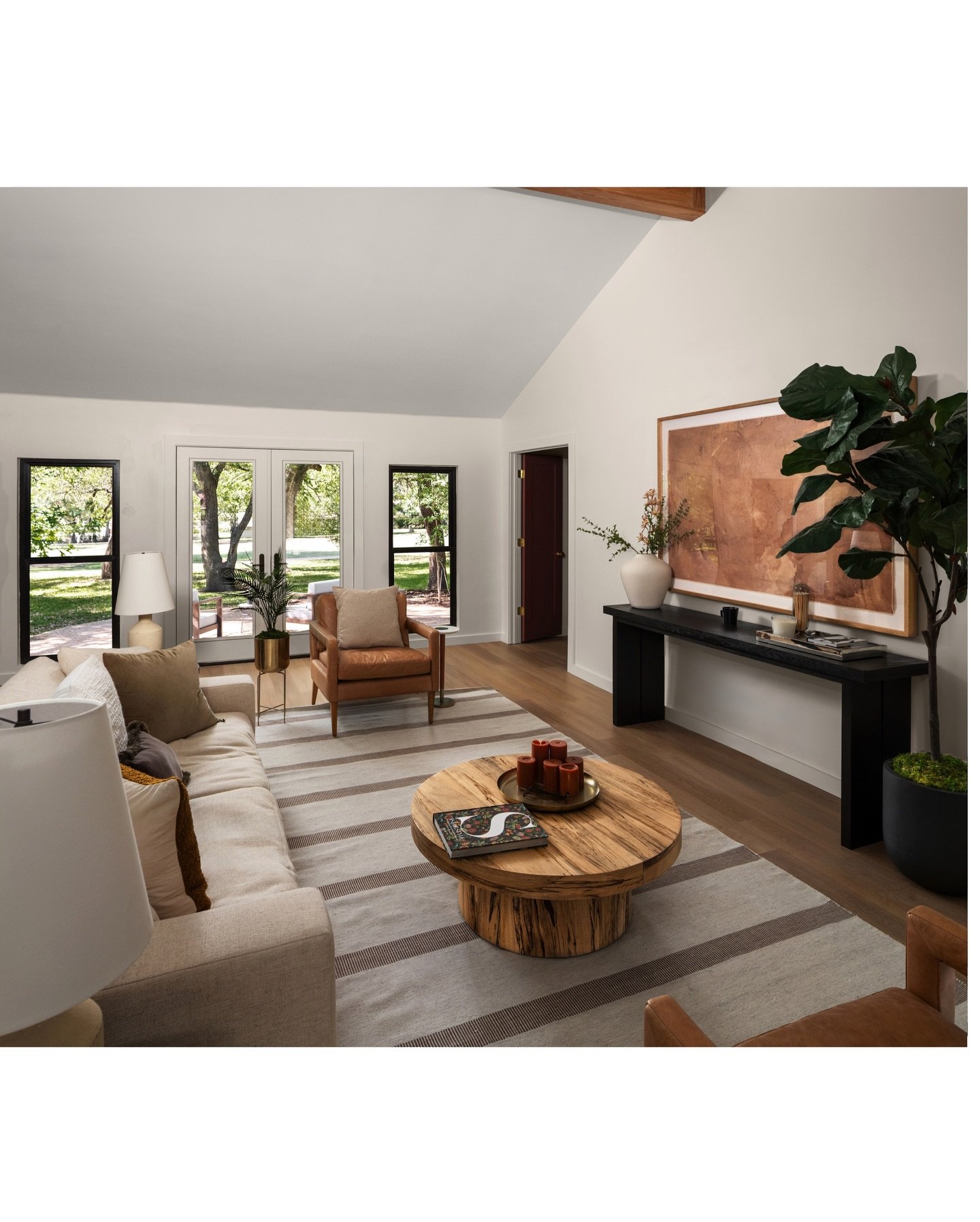 //

Remodel and Design : @investorwives 
Staging : @thestagedhaus