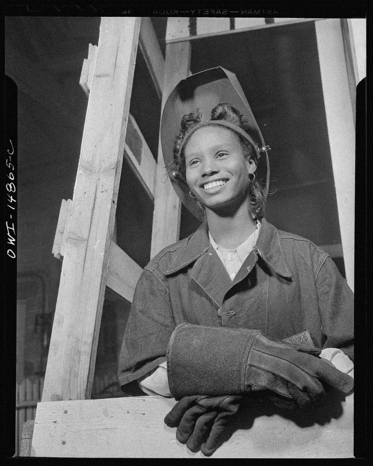 From the Archives 🎞️

Welder in the National Youth Administration school at Bethune-Cookman College

Photographer: Gordon Parks
Year: 1943
Archive: Library of Congress