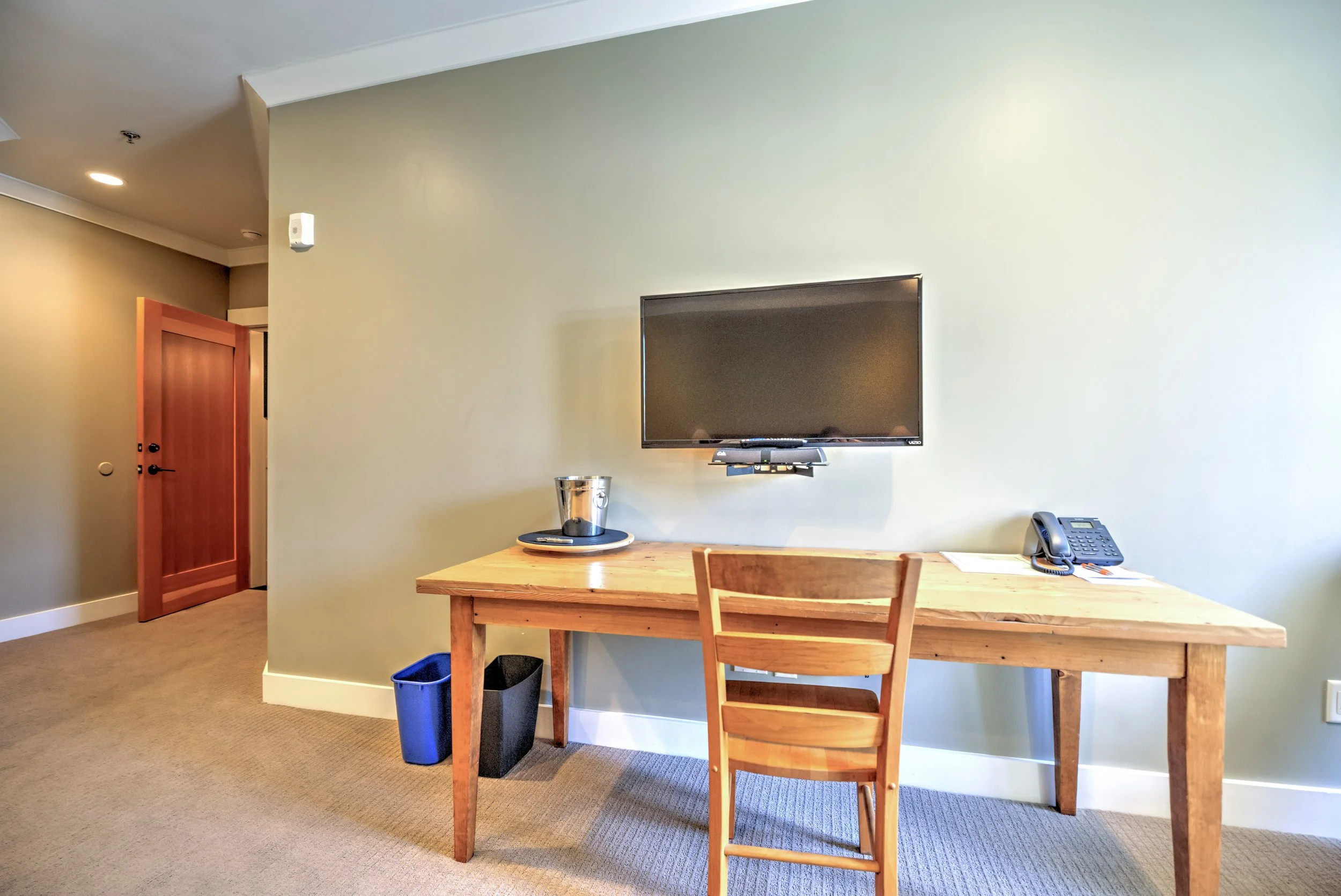 Premium Rooms — Hanford House