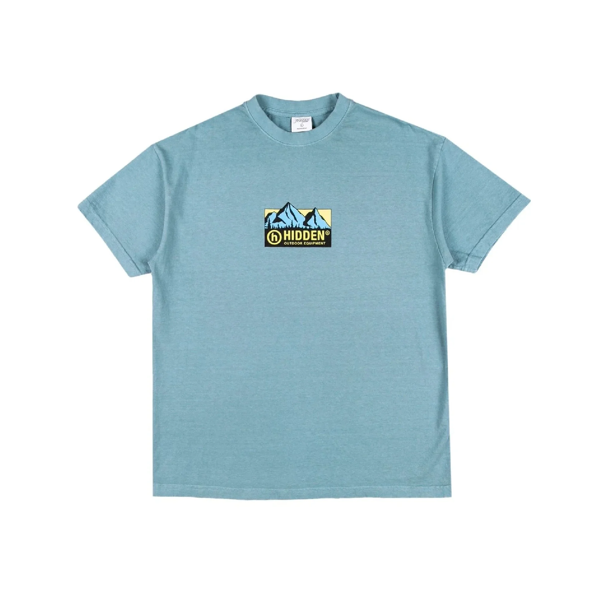 Light blue T-shirt with a graphic of mountain peaks and the word 'HIDDEN' underneath.