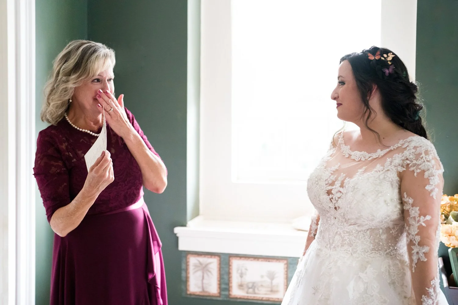 mom-and-bride-emotional-moment-during-getting-ready-for-st-louis-wedding.jpg