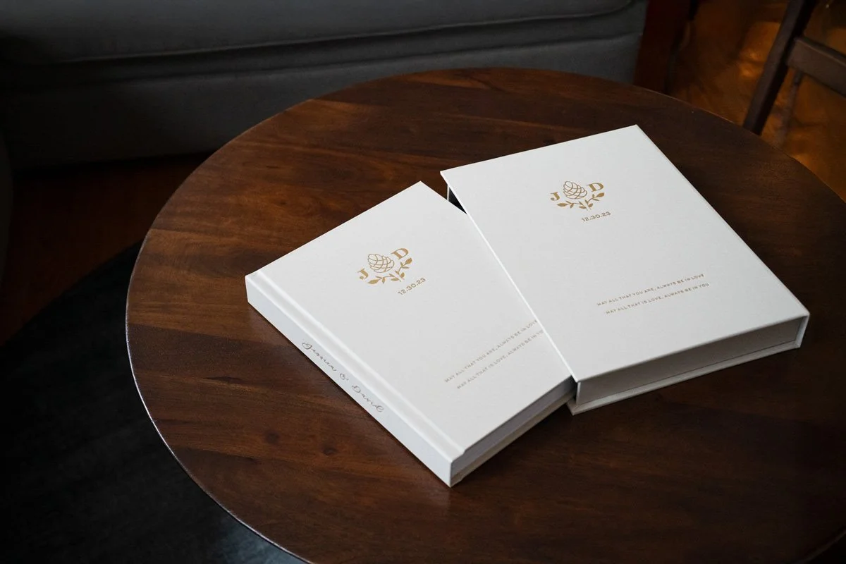 fine-art-wedding-album-by-sarah-corbett-photography-linen-with-gold-foiling.jpg