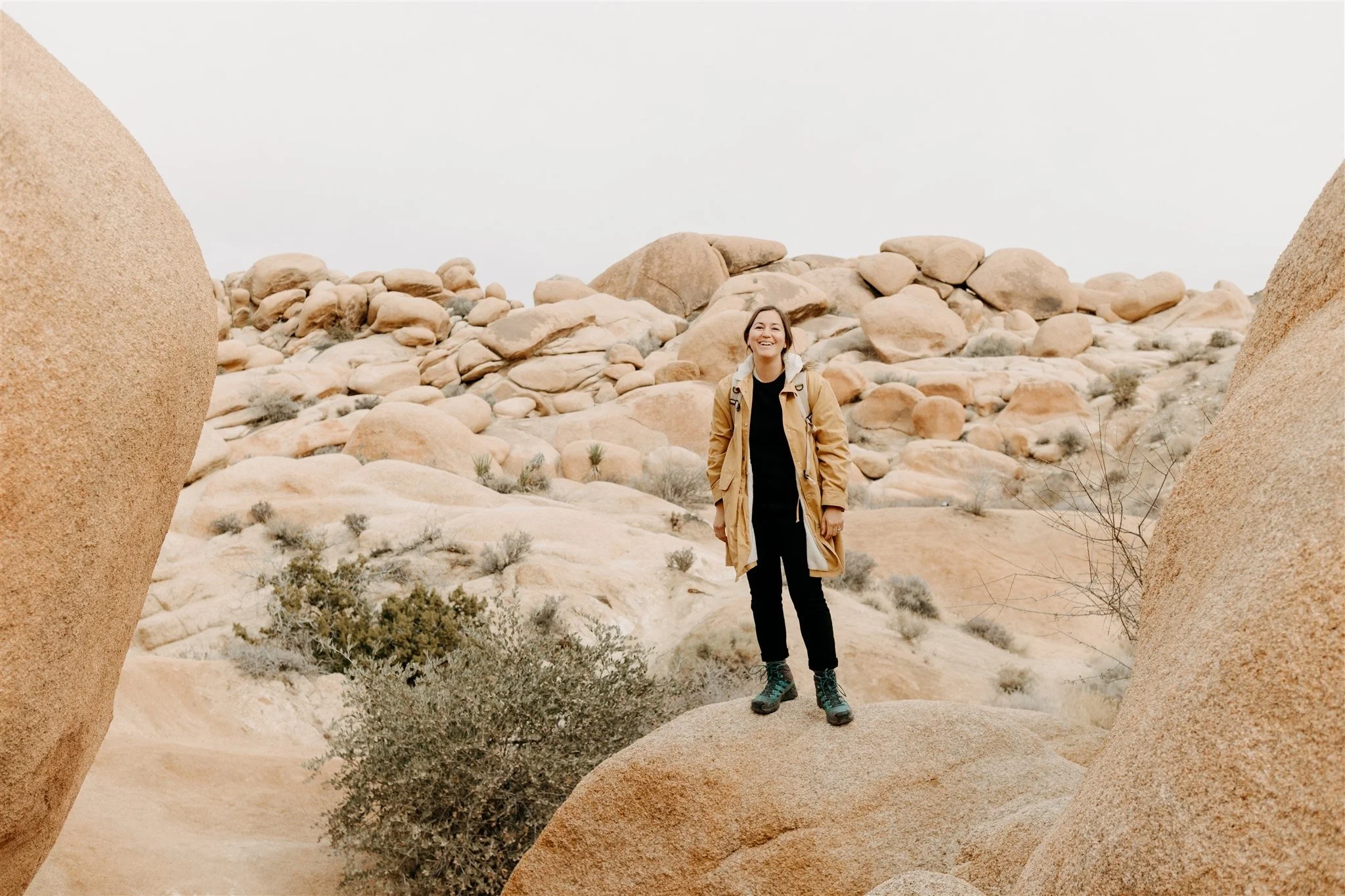 La Petite Photo Margot backpacking in the desert of Joshua Tree