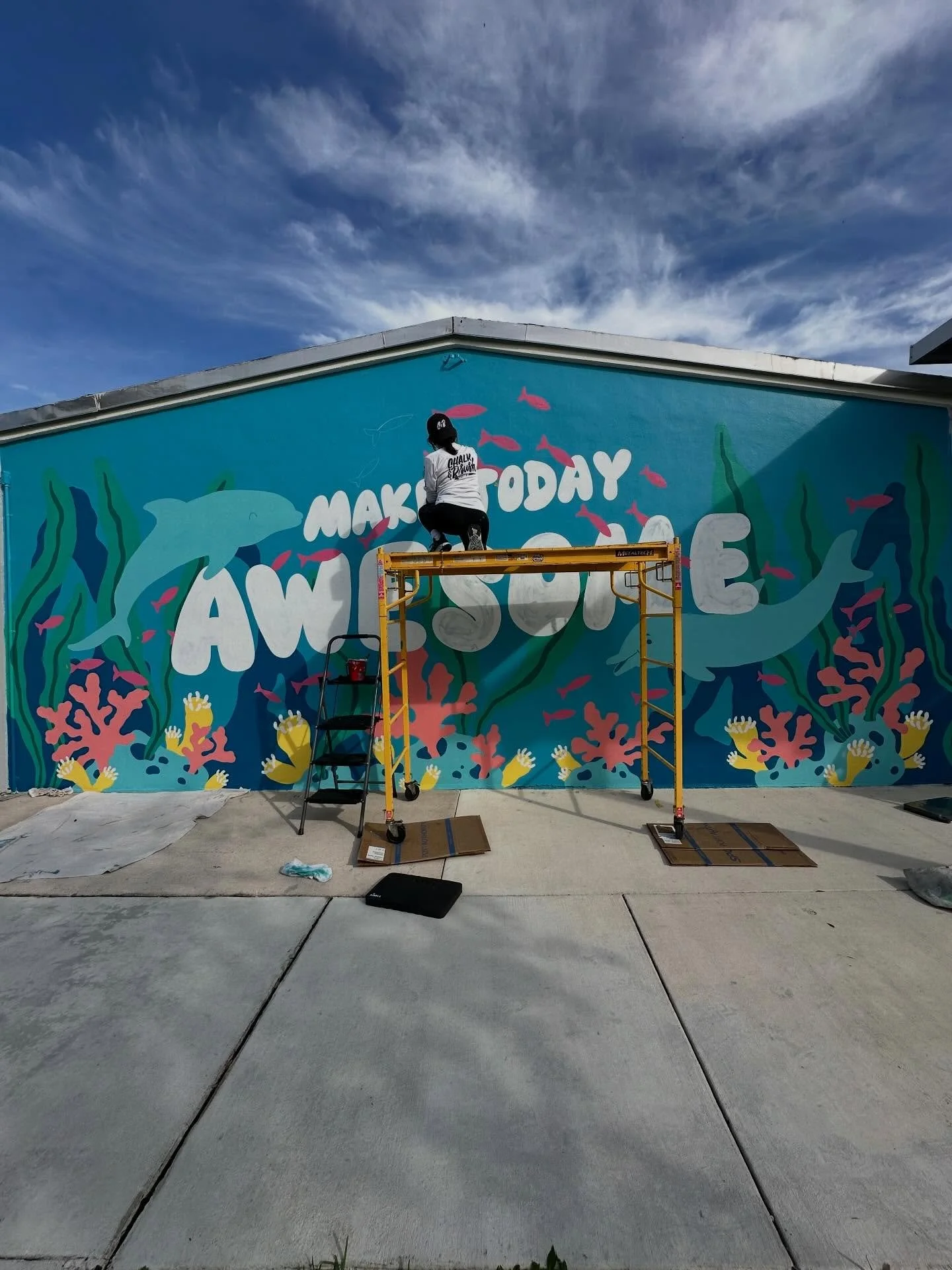 Making magic happen for our new friends at @coral_reef_elementary 

#mural #schoolmural #muralist
