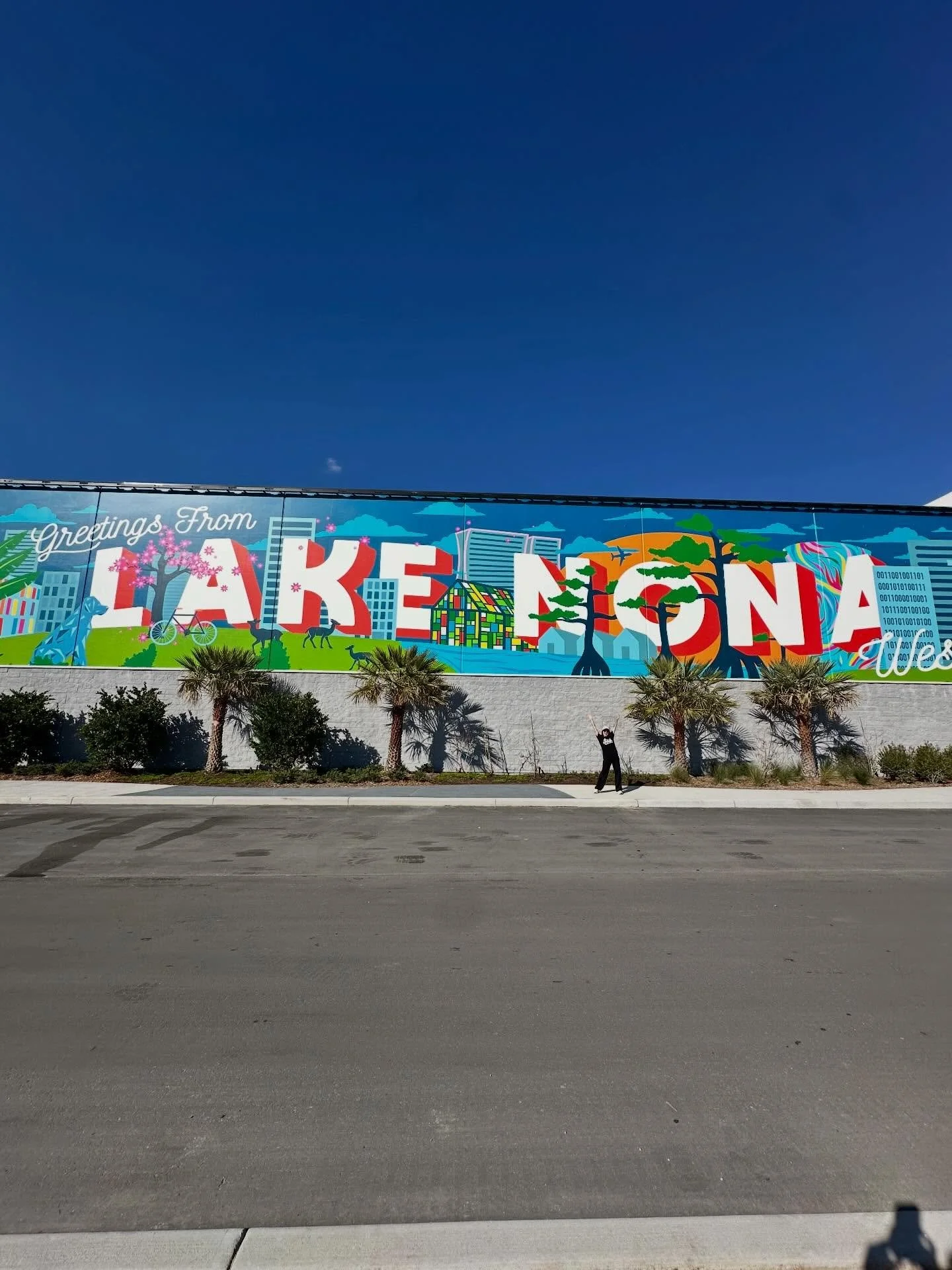 Little Cynno, biiiiig mural! I got to visit @learnlakenona today to see our first of many murals that will be popping up around Lake Nona West in the upcoming months. This mural was designed digitall, then printed and installed by the homies at @fres
