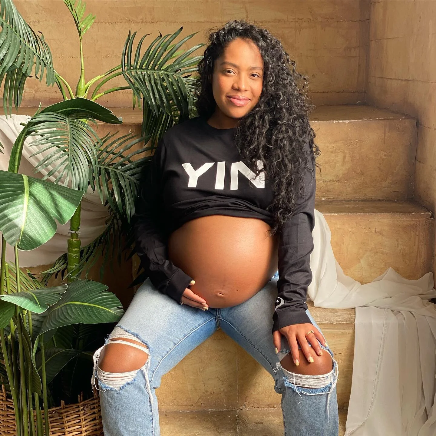 A pregnant mom is a portal between the spirit realm and the physical world. THAT is magic ✨✨✨ 

#DivineFeminine #womenaremagic #blackownedbusiness #blackwomeninbusiness