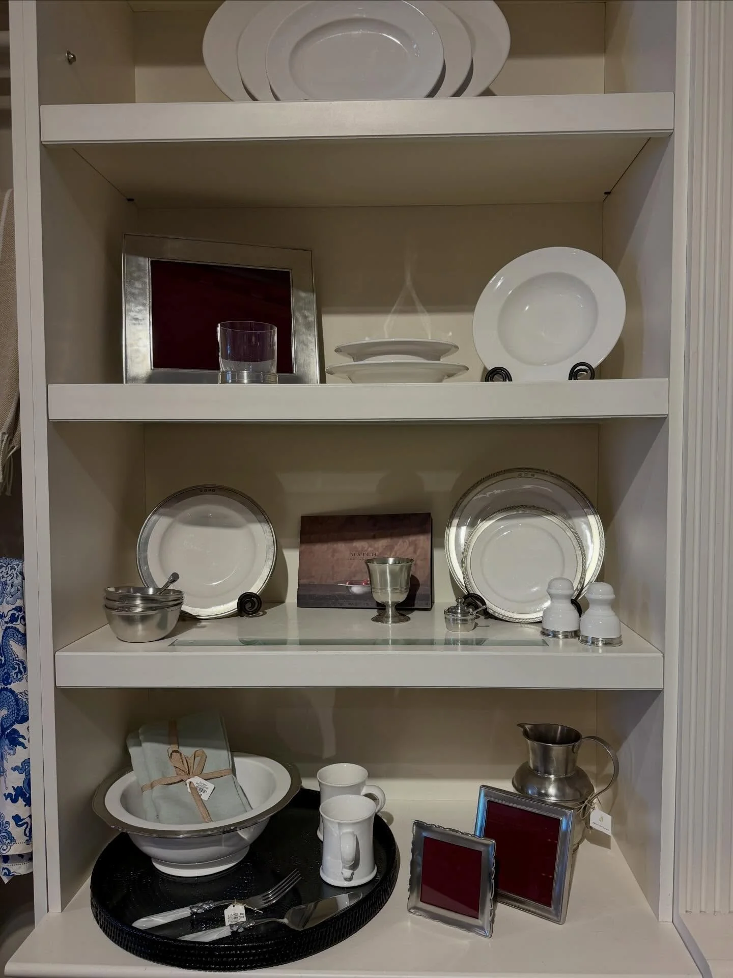 @matchpewter is and has always been one of our favorite brands. It goes with any and everything! Have you seen their 1508 collection? It&rsquo;s changing the game for beautiful high quality white dishes. Anyone can make a &ldquo;white dish&rdquo; so 