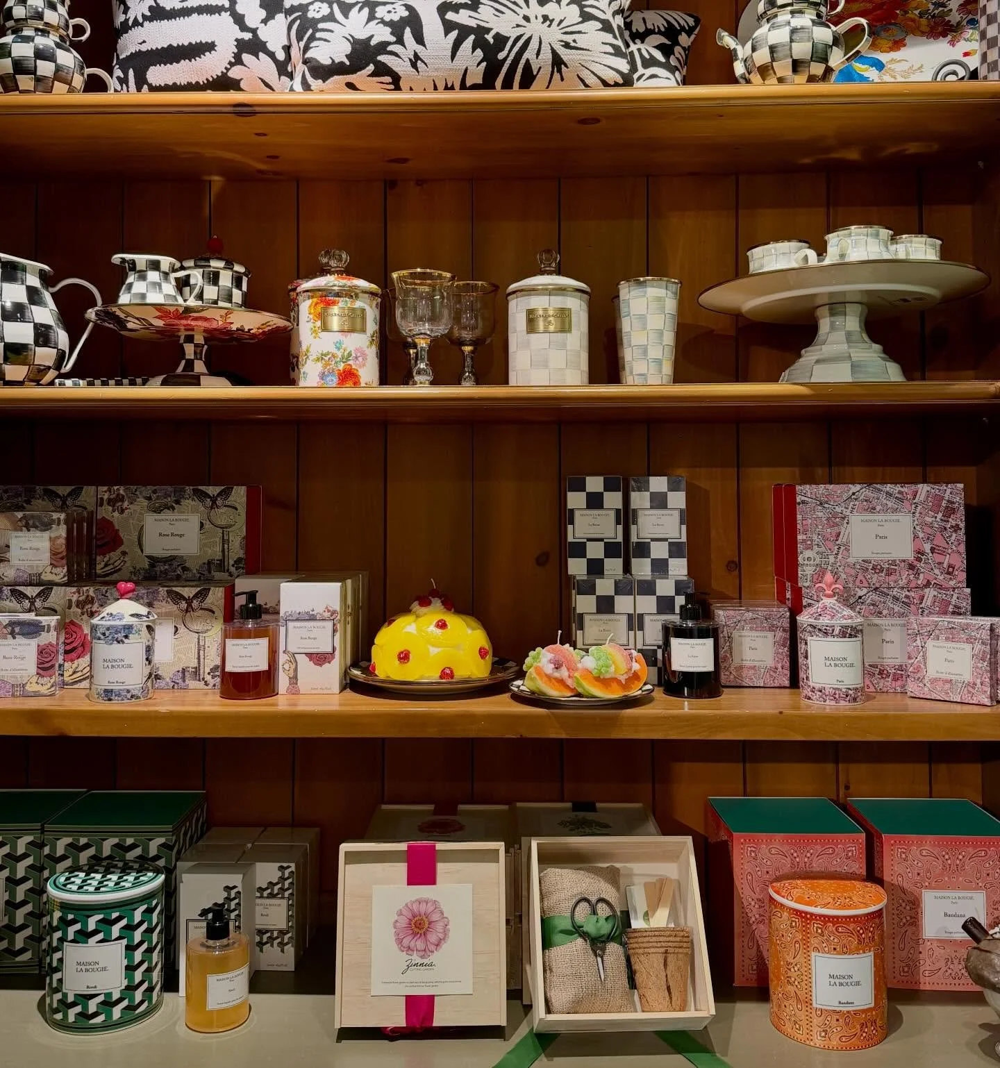 The shoppe lately&hellip; Mother&rsquo;s Day edition! We have curated some wonderful gifts for all the incredibly special moms! 
#tabletop #mothersday #designedtable #detailsmatter #entirehomedesign