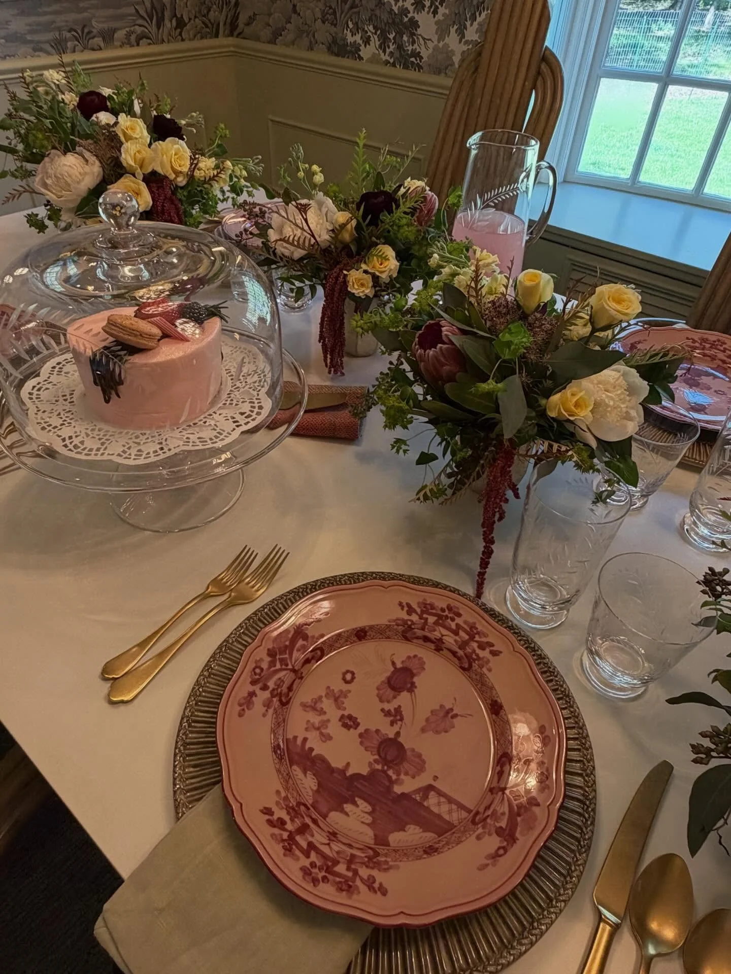 &ldquo;Everyday should be beautiful&rdquo; -@pastbasket  @ginori1735 @jonathancharlesfurniture @williamyeowardcrystal @houseofhackney @laterremarket