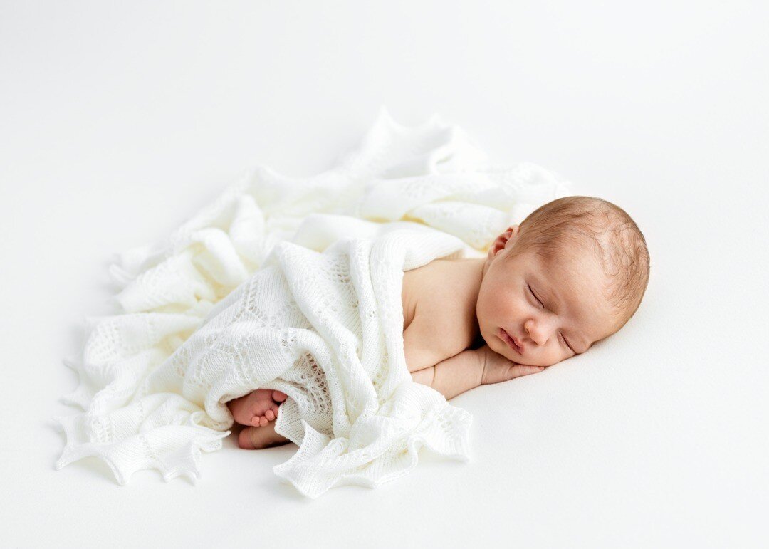 Sleepy babies -  so peaceful and absolutely perfect 😊. Love a wee nap 😴

#newborn #newbornbaby #newbornshoot #newbornphoto #baby #babylove #babyphotography #maternity #maternityshoot #maternitysession #maternitypictures #maternityphotoshoot #matern