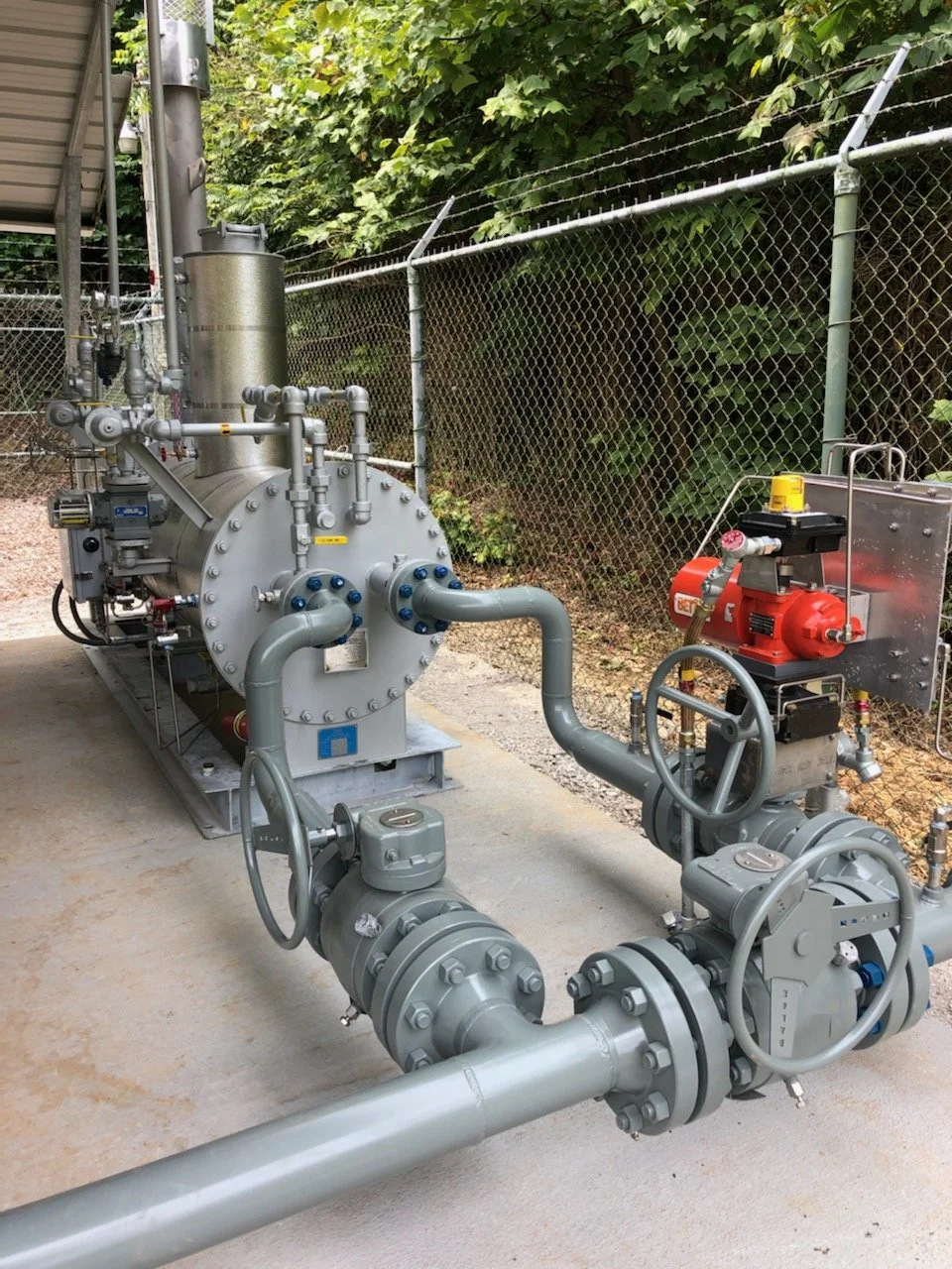 Facility piping assemblies