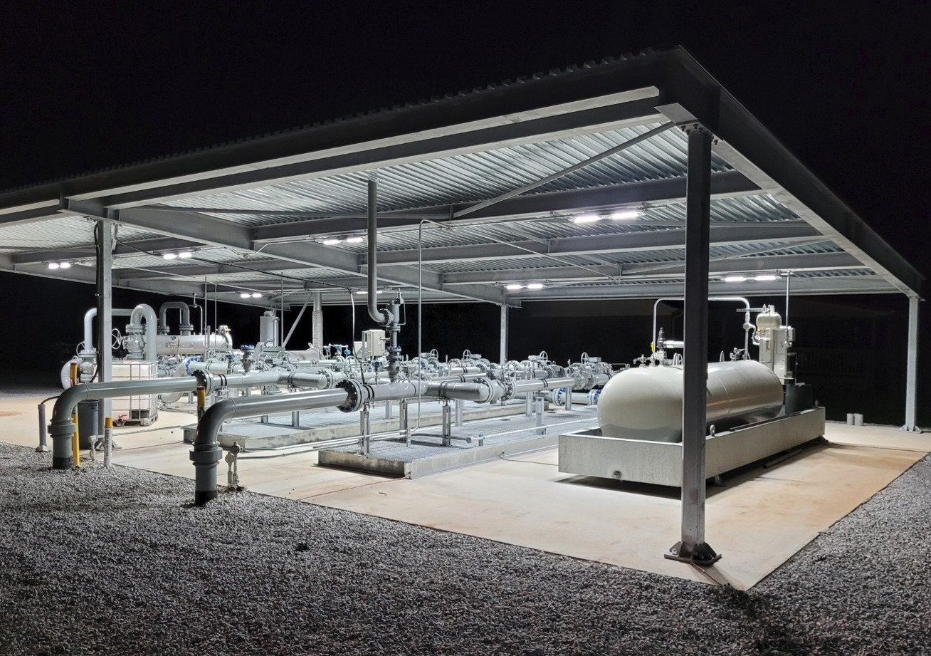 Meter and regulator skid platform