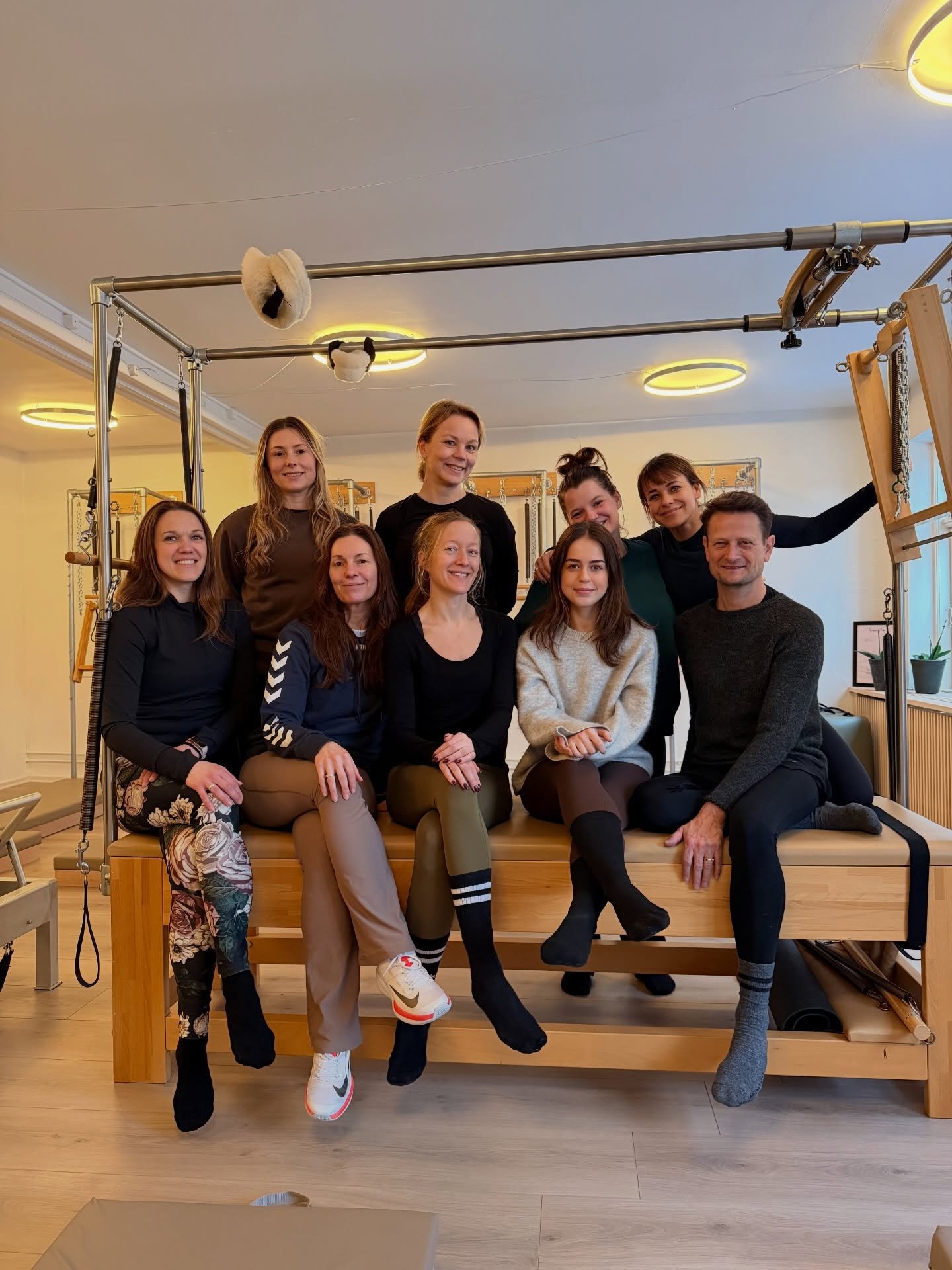 Hurra for en fantastisk rejse i studiet 🤍🎉

De sidste mange m&aring;neder har der v&aelig;ret godt gang i vores matsal &ndash; &oslash;mme muskler, sved p&aring; panden, grin, prust og masser af gode &oslash;jeblikke. Vi har fordybet os i klassisk 