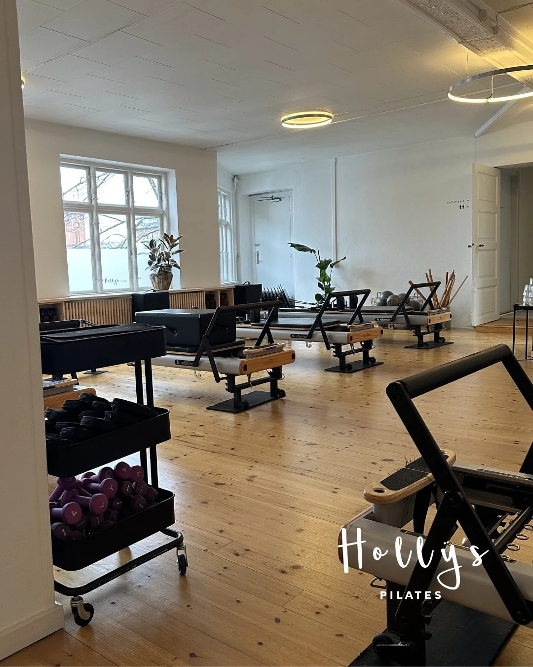 Holl&yuml;&rsquo;s Pilates: Tag en pause fra hverdagen, slip tankerne og m&aelig;rk kroppen arbejde hos os i vores flotte reformer sal eller mat rum🌞

Vil du pr&oslash;ve en time?

Pr&oslash;veklip &ndash; 85 kr.
Perfekt hvis du vil teste &eacute;n 