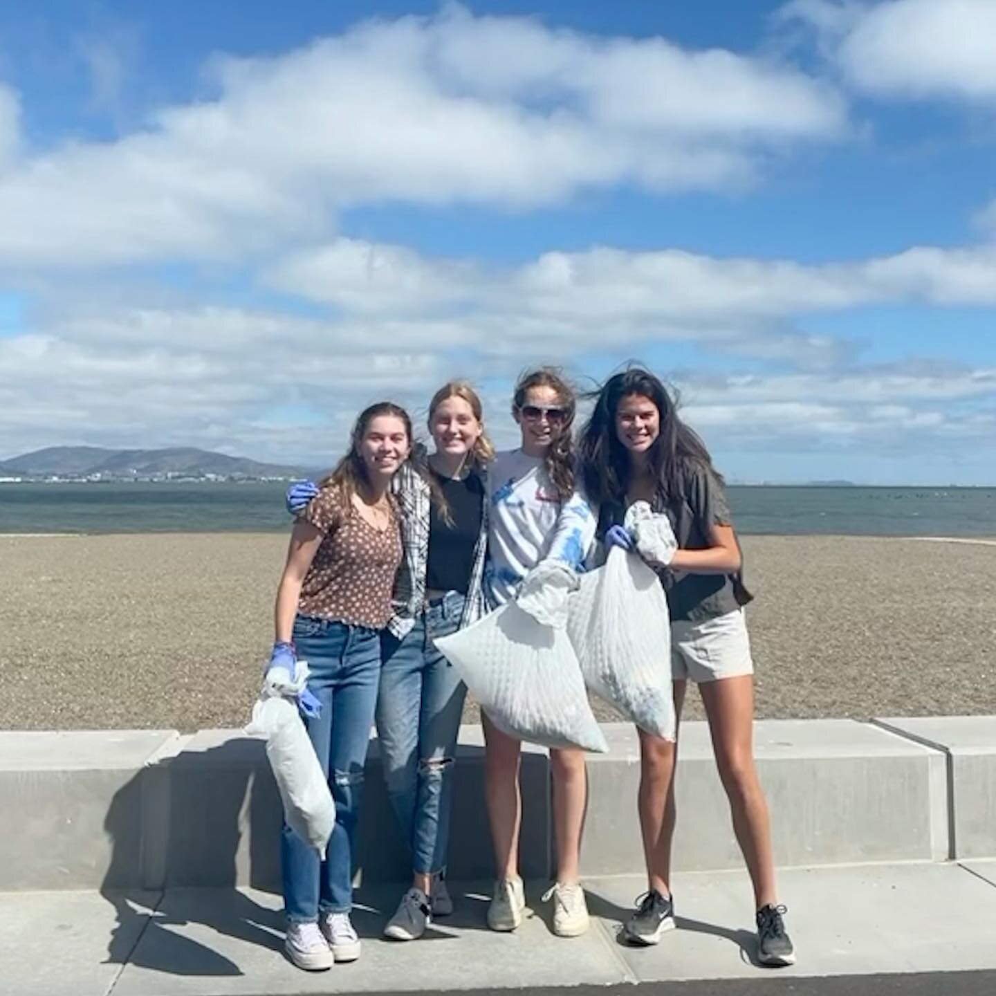 Our first beach clean-up 🐢!