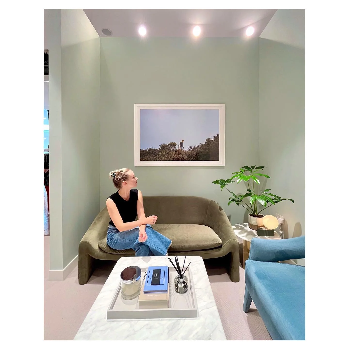 Super proud to have my picture hanging on the wall at @theofficialselfridges 💛