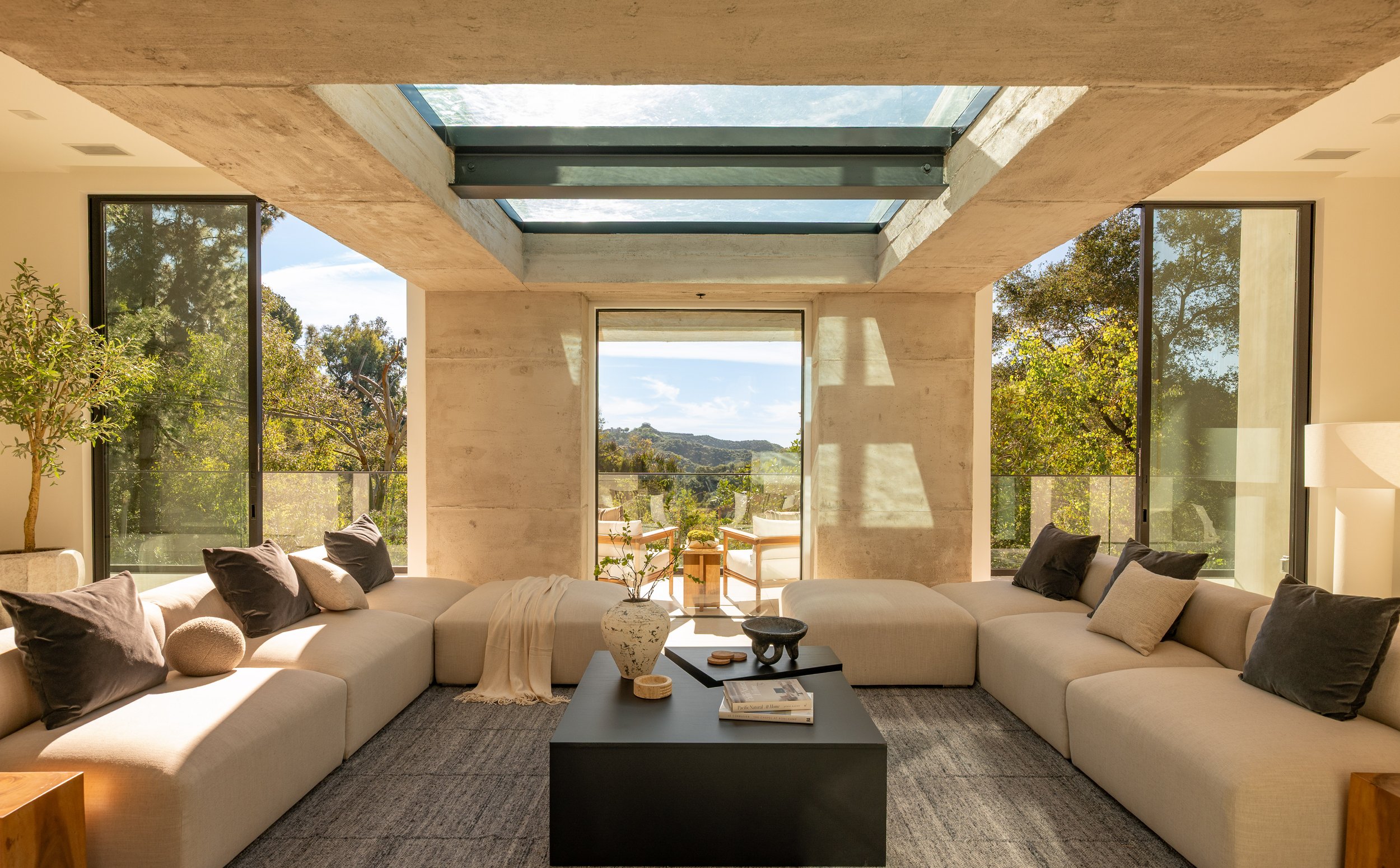 12752 Mulholland Dr-36-MLS.jpg