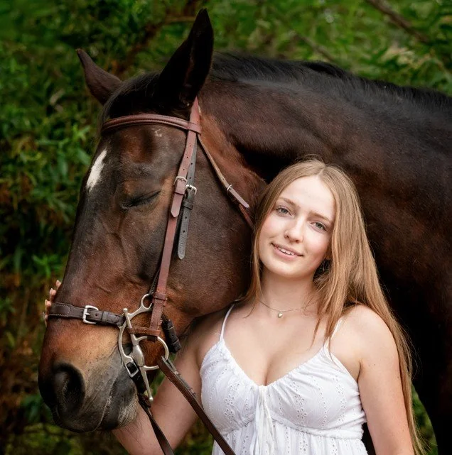 SENIOR CLASS PHOTOGRAPHER