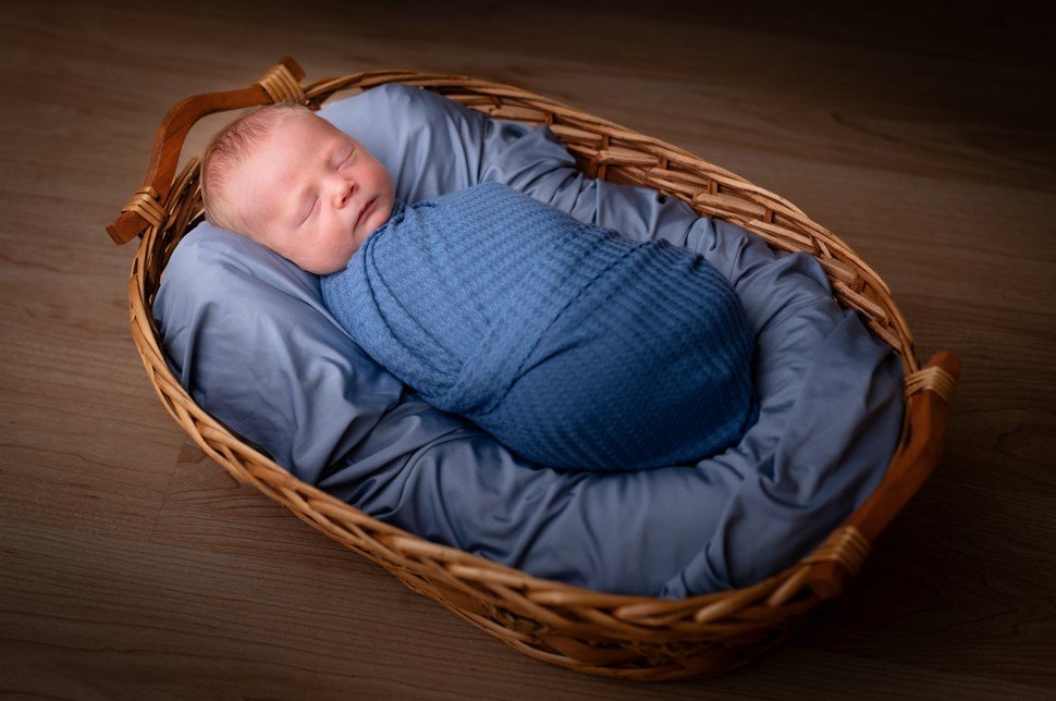 NEWBORN PHOTOGRAPHER