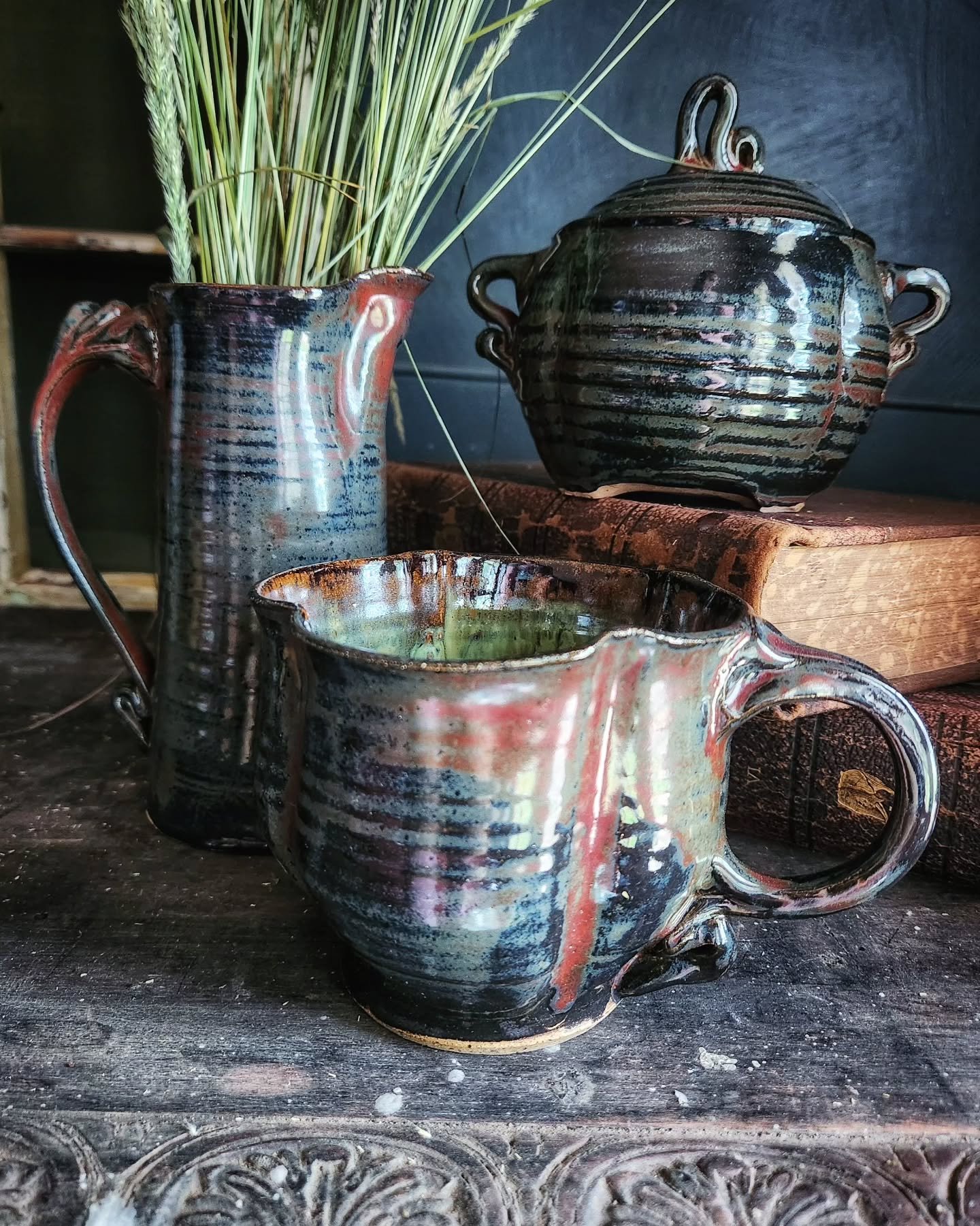 Storm's a'comin'.
These mugs are a deep forest pool, waiting to enchant.
#thepotteress #howiamaco #deepforestpool #tea #matcha #rooibos #handmade #rusticbeaitiful