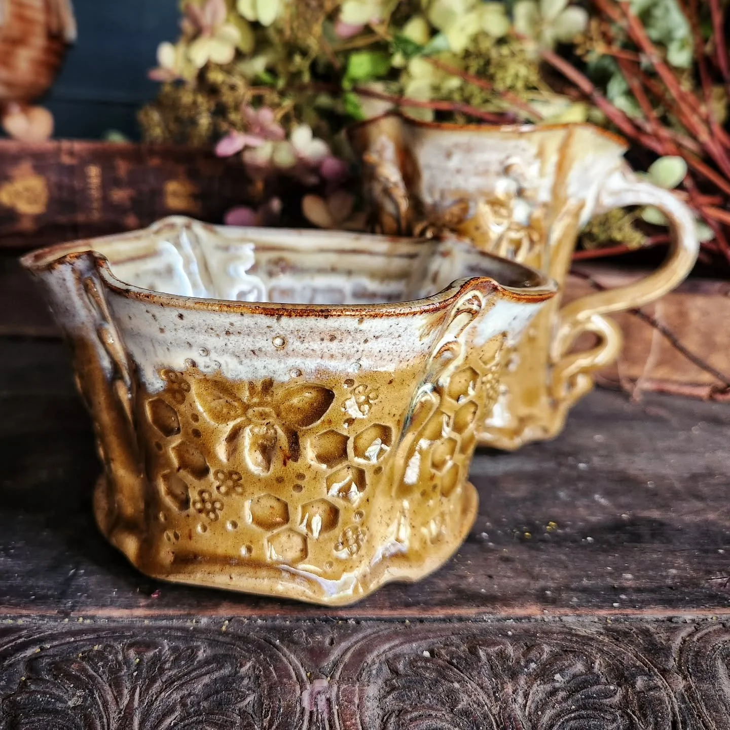 Tomorrow's the day!
I'm already blown away by some of the responses I've gotten from friends who are DRIVING a ways to my little celebration!
If you would like an invite to the Great Pottery Cleanout, comment here and I'll send you my address.
#