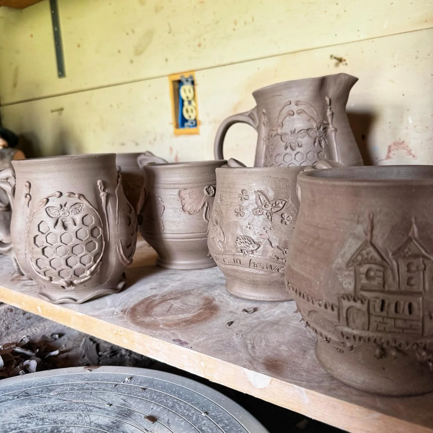 Things from the studio today&hellip; I particularly like the swans&mdash; regal and elegant beyond belief, yet bowing their heads to their Creator.

#thepotteress #yourkingdomcome #wipartwork #swansofinstagram
