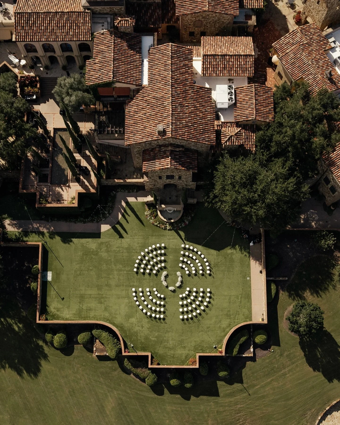 For Kevin + Michael 🤍

Photo + Cinema @joyandeverettephoto
Wedding Planner &mdash; Content Creator @theeventsocietyco
Venue @bellacollinaweddings
Floral &mdash; D&eacute;cor @flowers_by_lesley
Live Music @classern
DJ @fyerflyproductions
Event Lighti