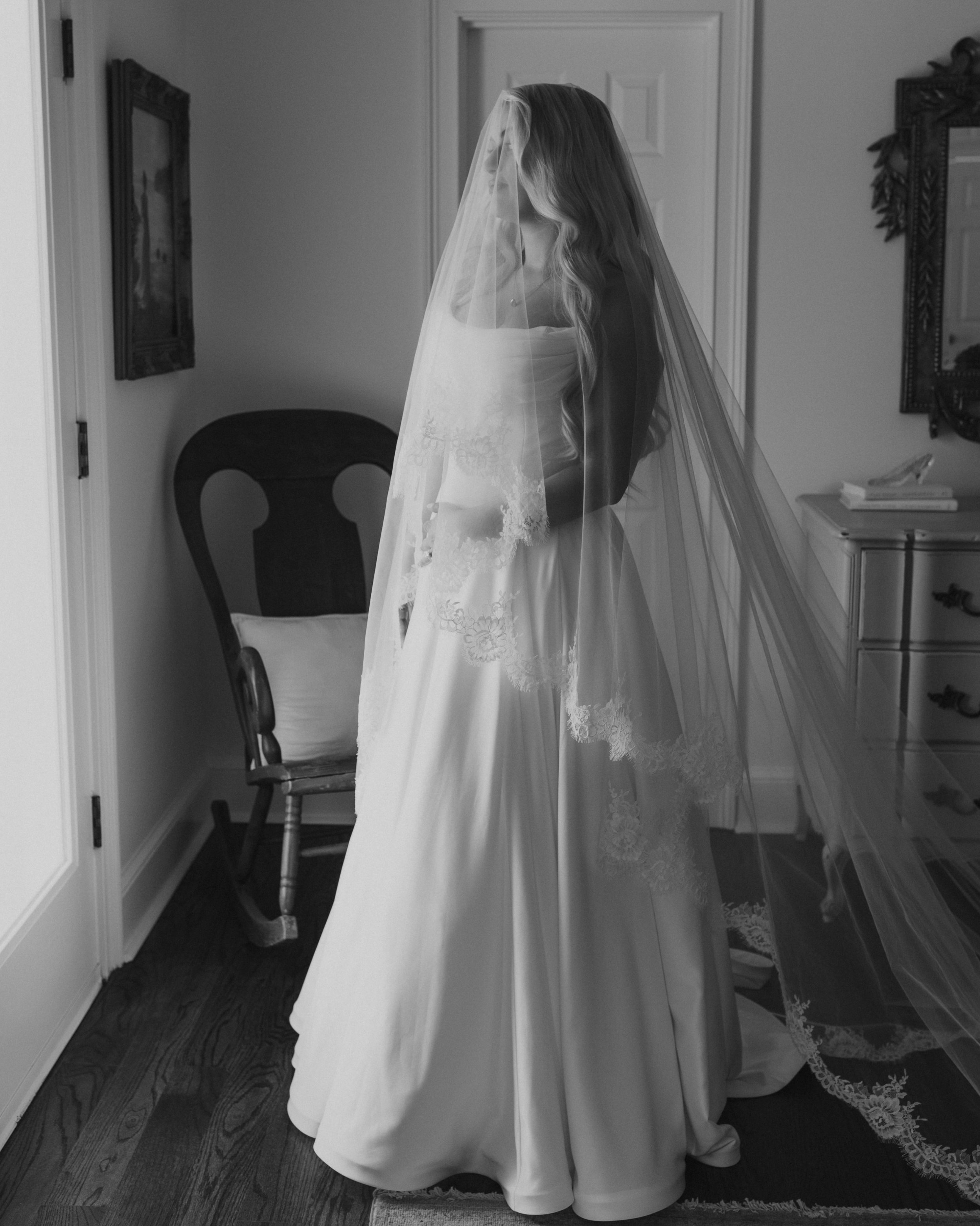 The Aszmans 🤍

Photo + Cinema @joyandeverettephoto
Beauty @egarciamua @makeupbyeduardogarcia
Hairstylist @sandimonzon
Wedding Coordinator @ryjeaux
Kim&rsquo;s Dress @carriesbridalcollection
Cake @bohemianbakeryga
DJ + Visuals @brendon.lee.music