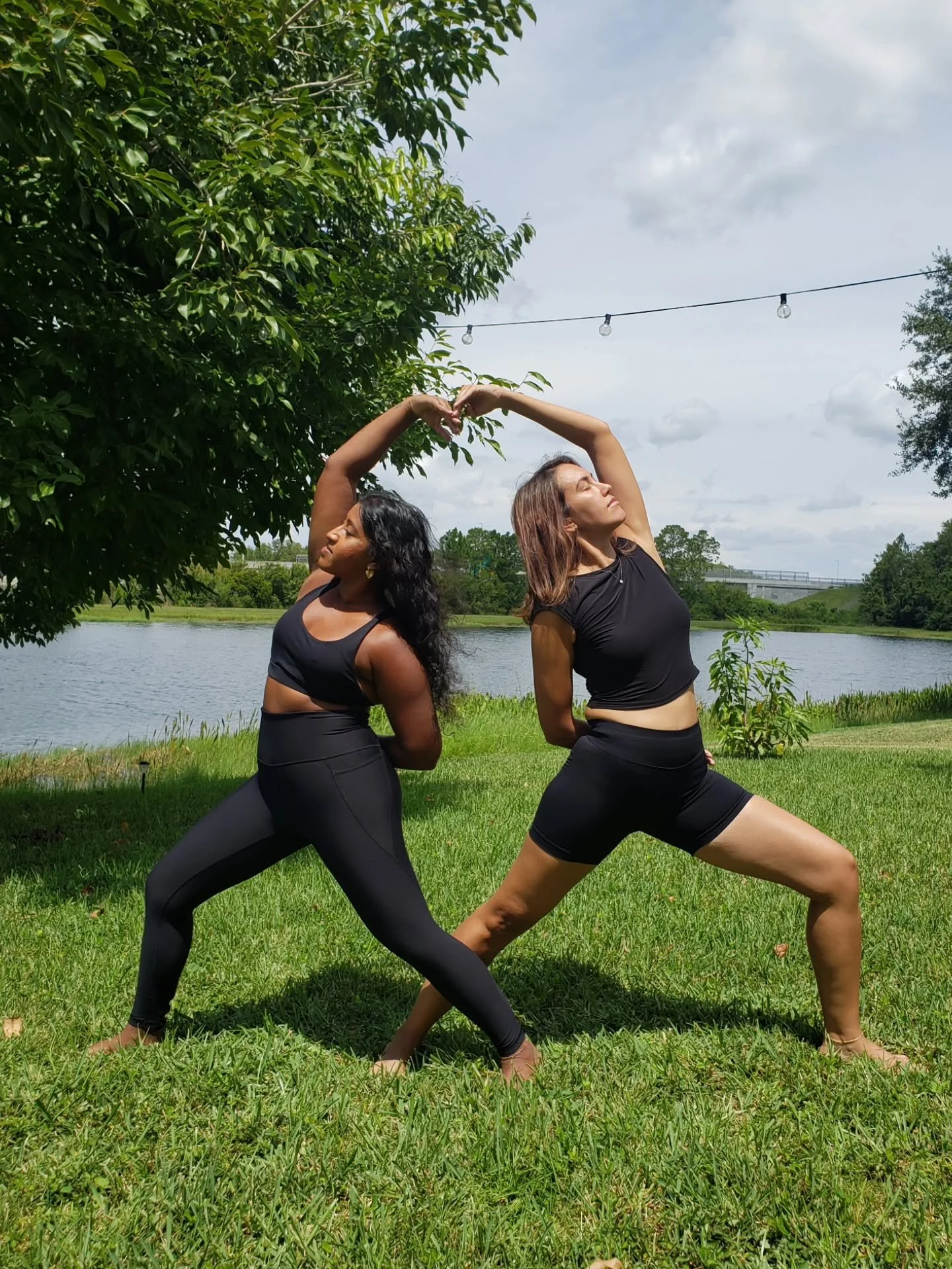Yoga is always better together 🫶🏾
We’re so excited and honored to co-teach a restorative yoga class for the Fall Mind, Body, & Movement Series @bonnetspringspark in partnership with @lakelandregionalhealth 🧘🏾‍♀️
Join myself and @f