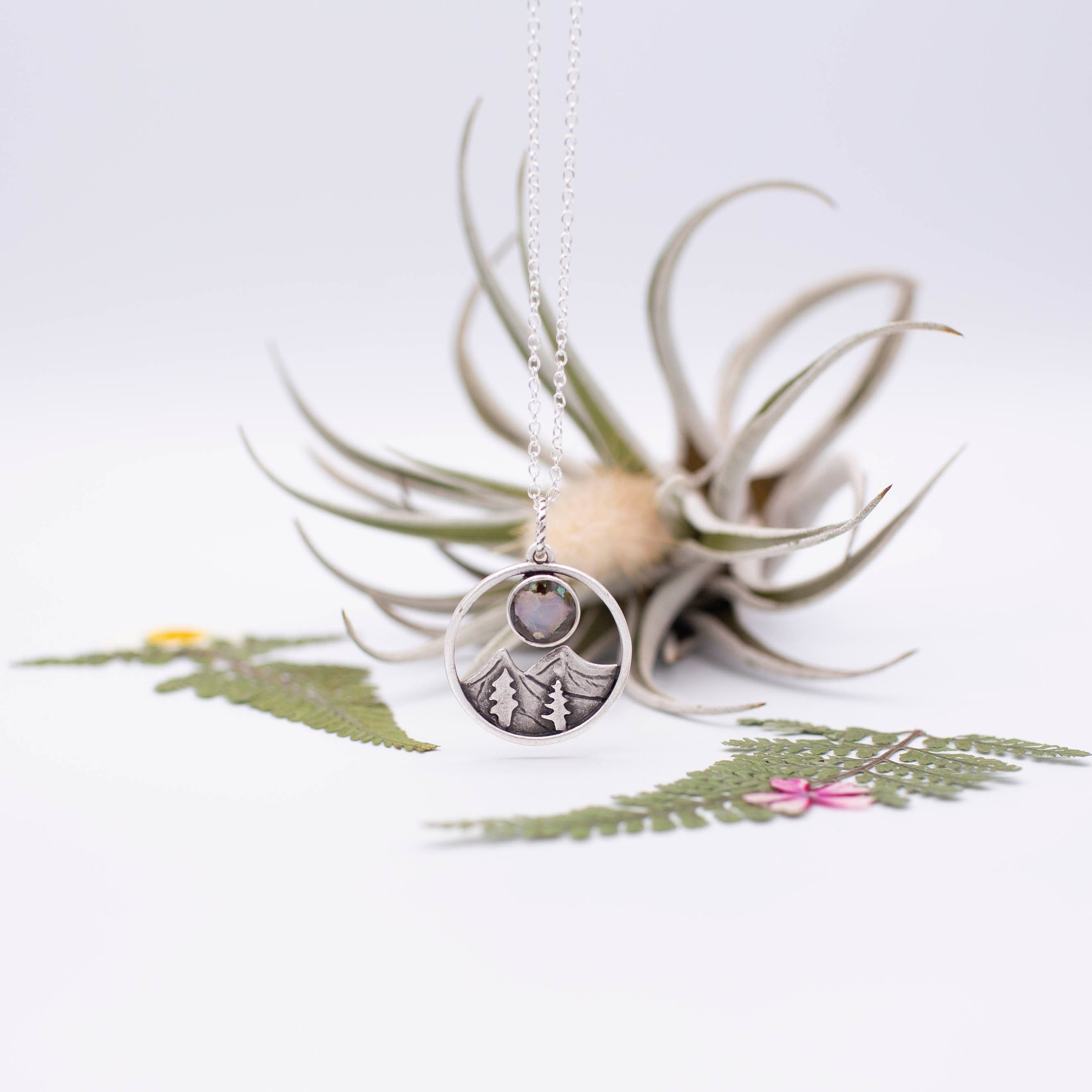 https://i.etsystatic.com/5989285/r/il/7e2a52/3840806001/il_fullxfull.3840806001_hn2o.jpg