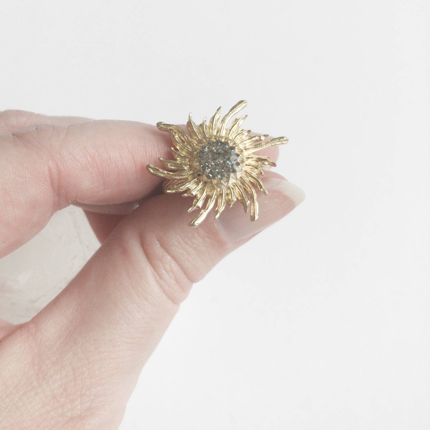 https://i.etsystatic.com/5989285/r/il/3f7b9a/2536926917/il_fullxfull.2536926917_gu7a.jpg